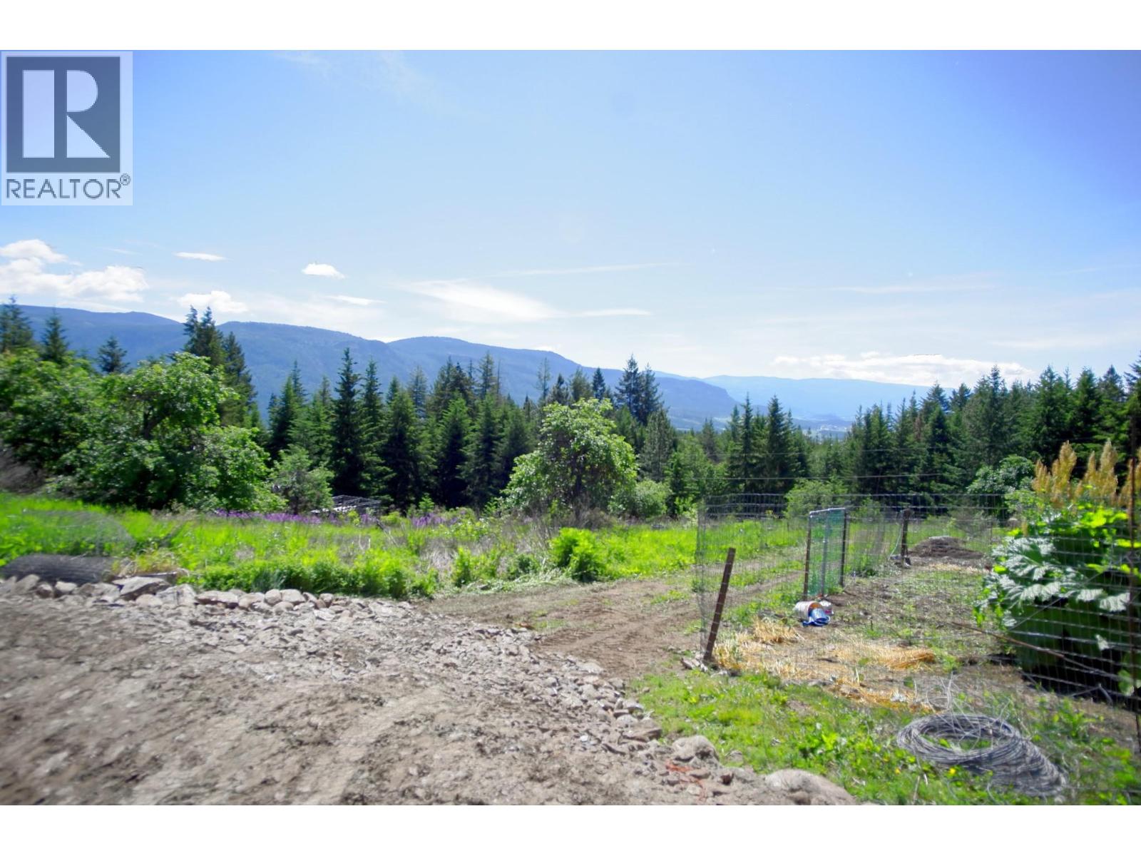 408 Grandview Bench Road, Grindrod, British Columbia  V0E 1Y0 - Photo 8 - 10390531