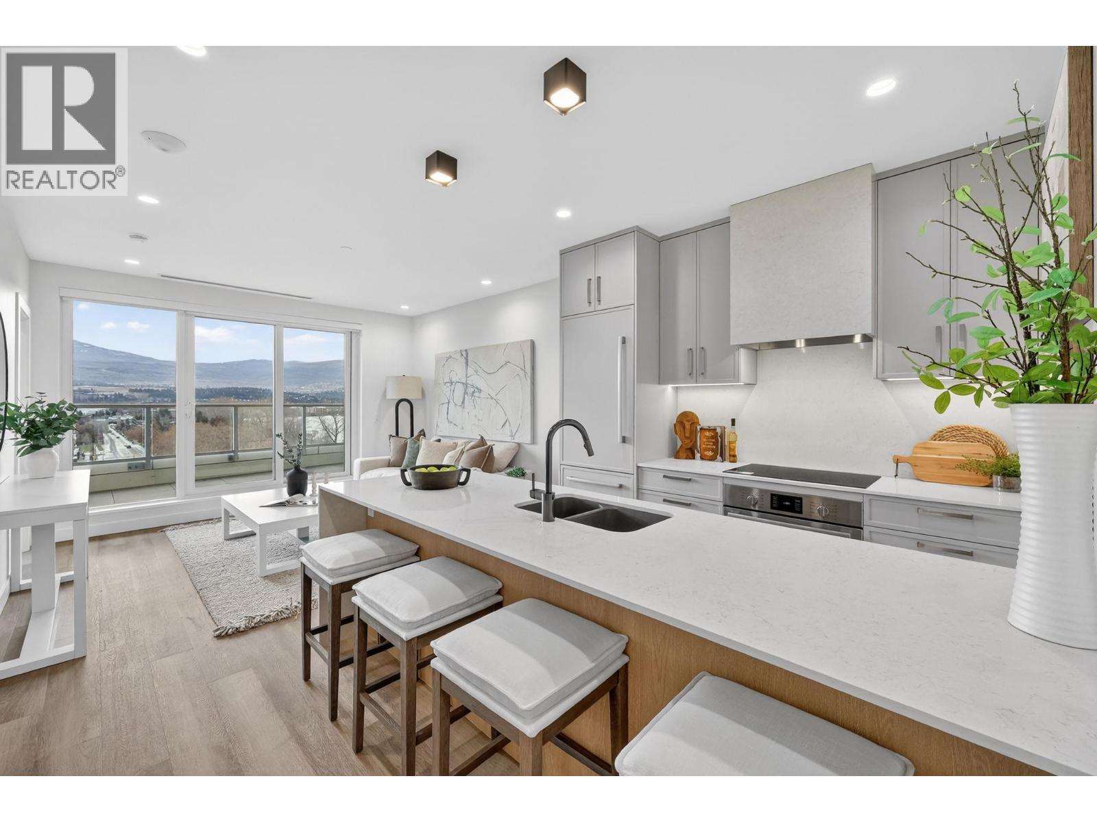 3340 Lakeshore Road Unit# 803, Kelowna, British Columbia  V1W 3S9 - Photo 2 - 10390642
