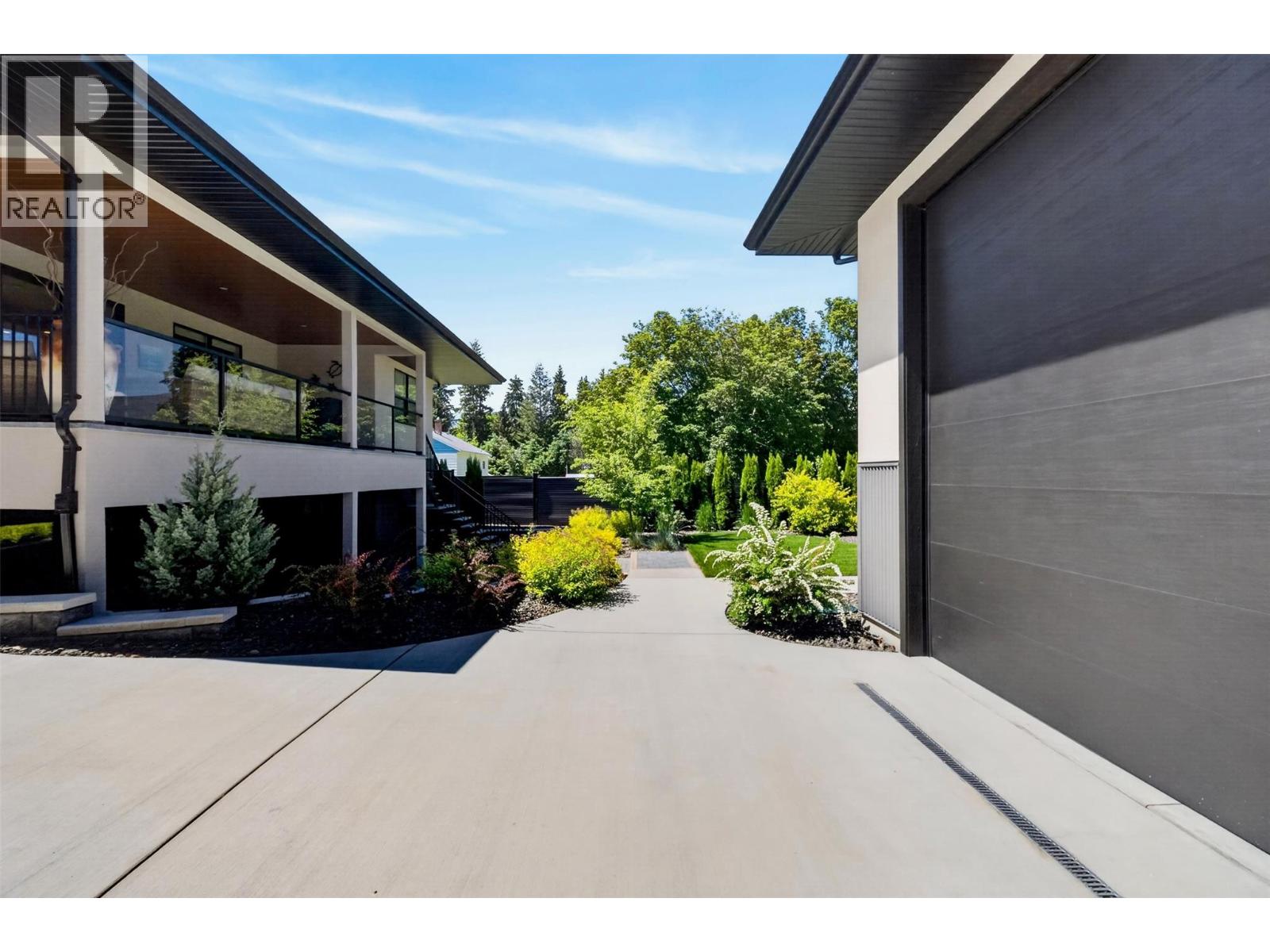 1201 20 Avenue Sw, Salmon Arm, British Columbia  V1E 1L6 - Photo 4 - 10389411