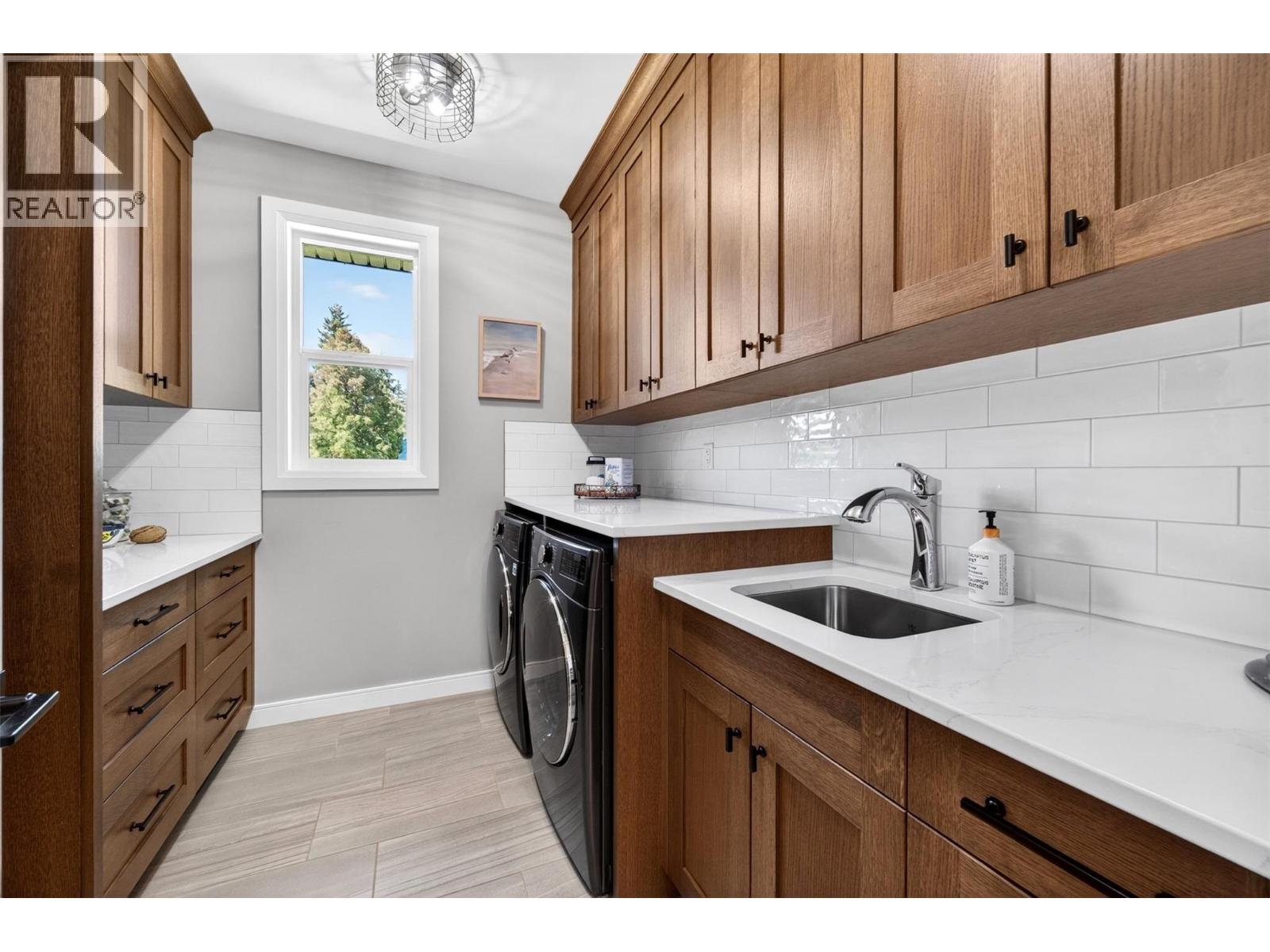 1201 20 Avenue Sw, Salmon Arm, British Columbia  V1E 1L6 - Photo 45 - 10389411