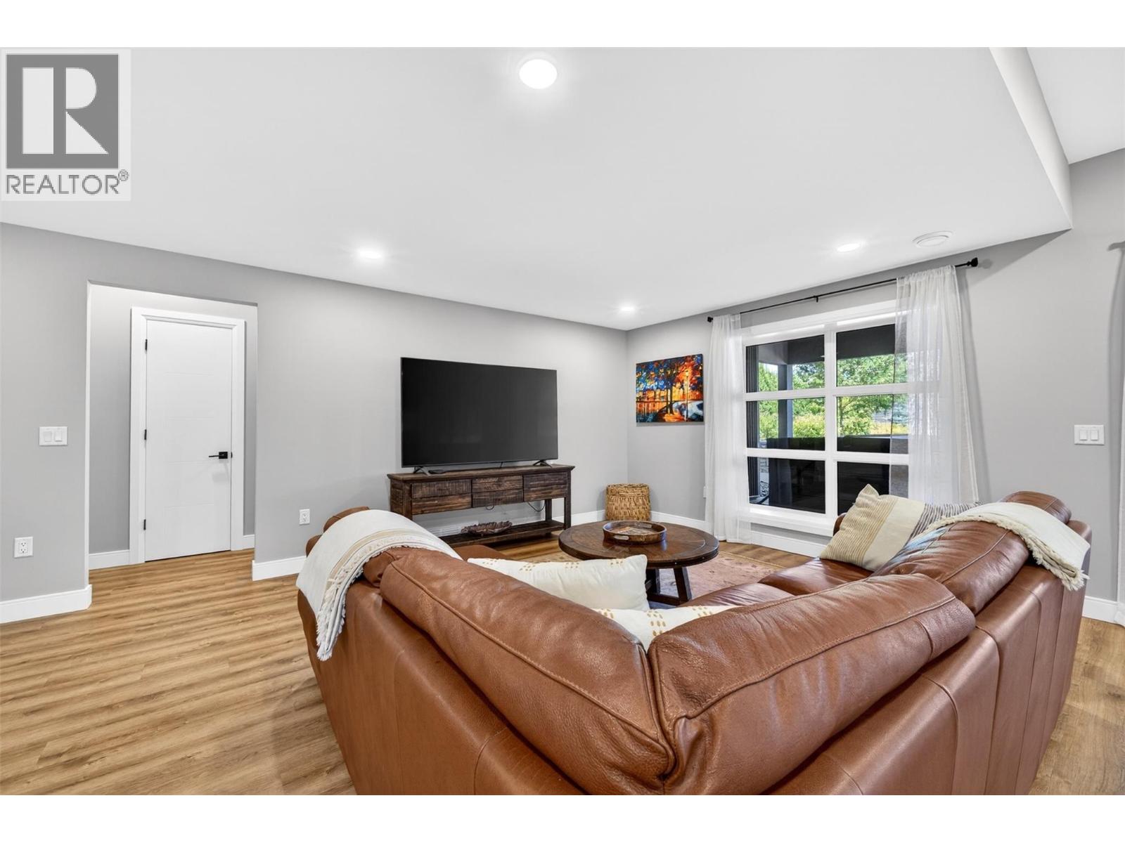 1201 20 Avenue Sw, Salmon Arm, British Columbia  V1E 1L6 - Photo 50 - 10389411
