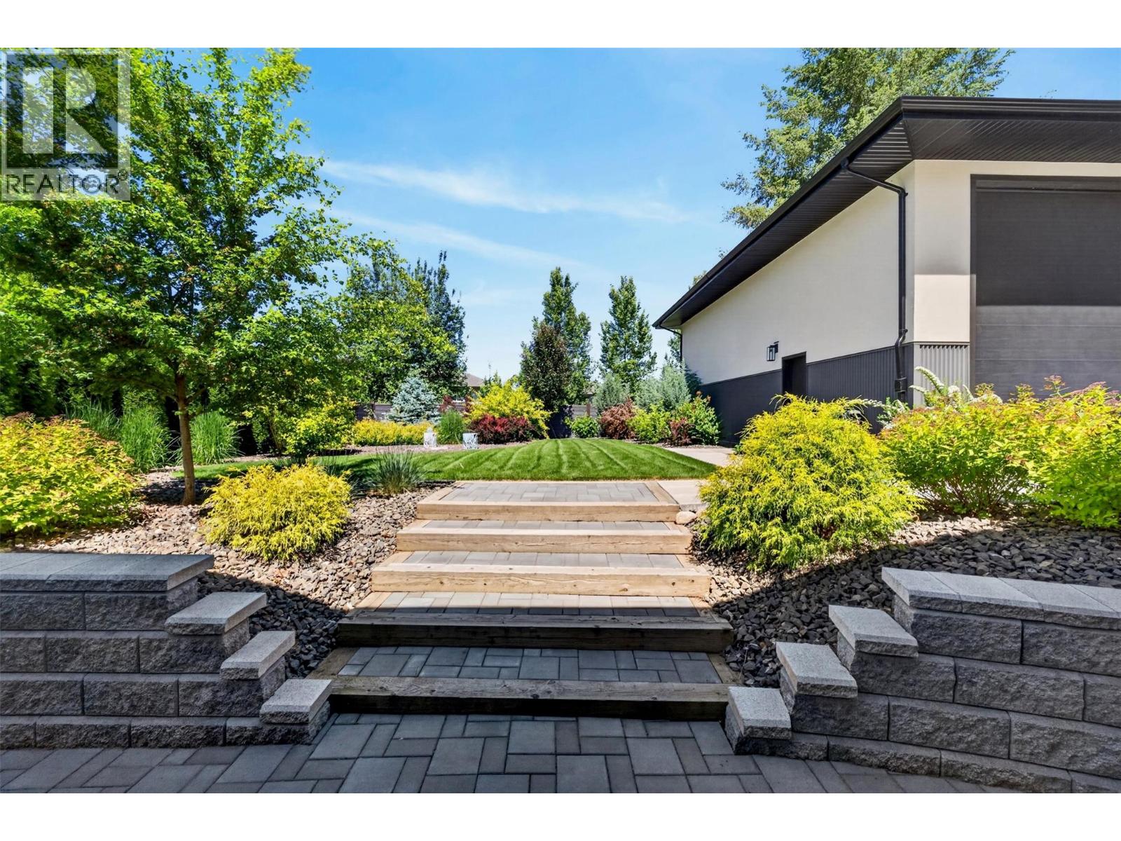 1201 20 Avenue Sw, Salmon Arm, British Columbia  V1E 1L6 - Photo 8 - 10389411