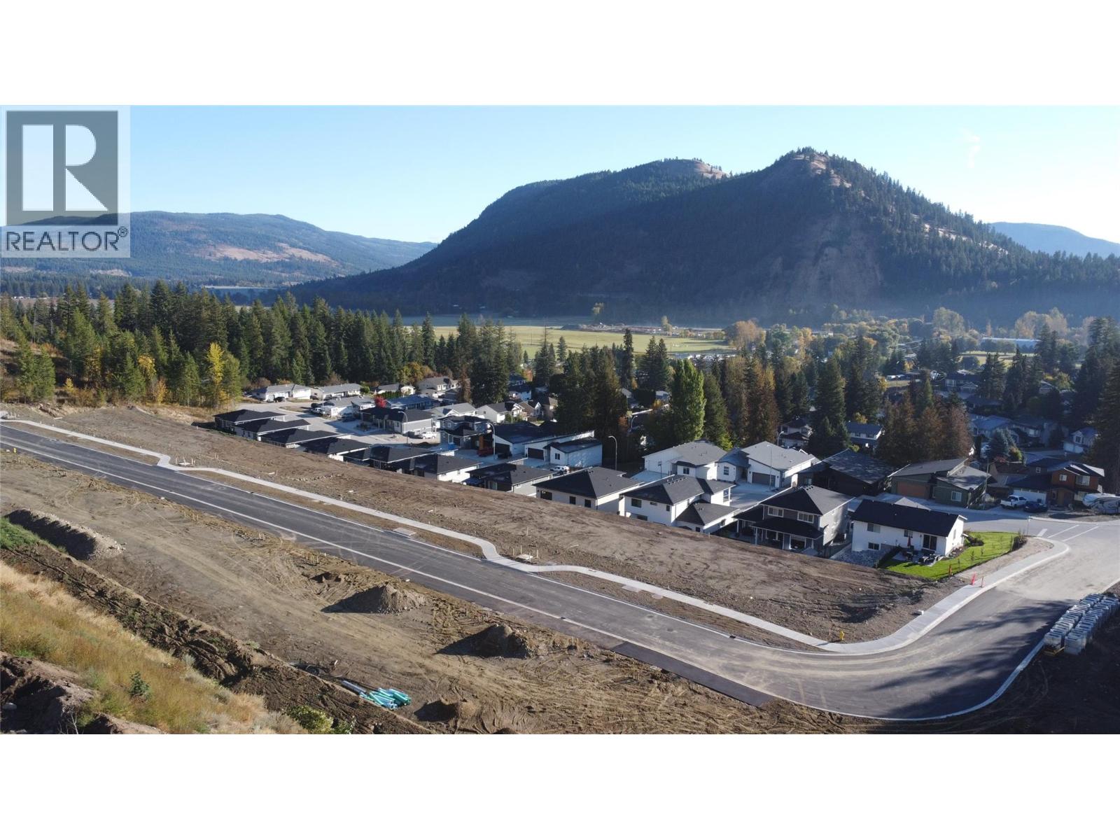 2225 Mountain View Avenue, Lumby, British Columbia  V0E 2G0 - Photo 1 - 10390431