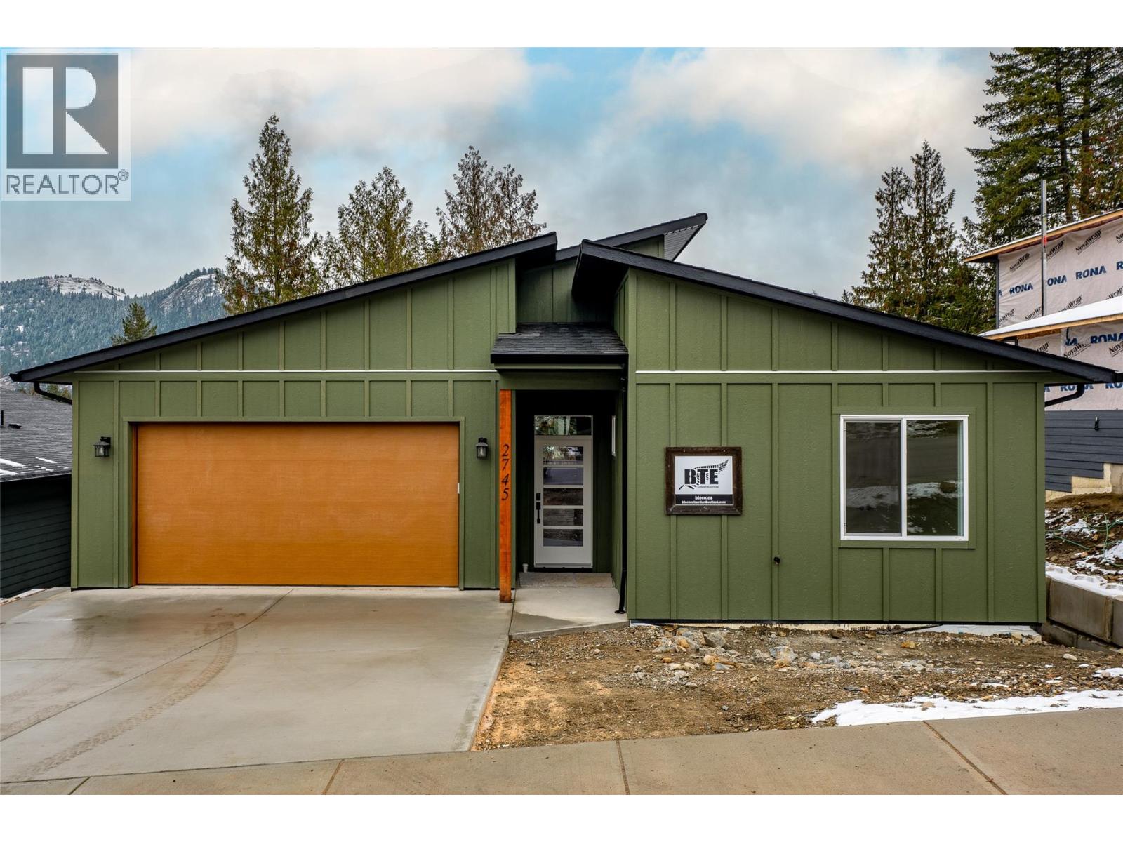 2225 Mountain View Avenue, Lumby, British Columbia  V0E 2G0 - Photo 18 - 10390431