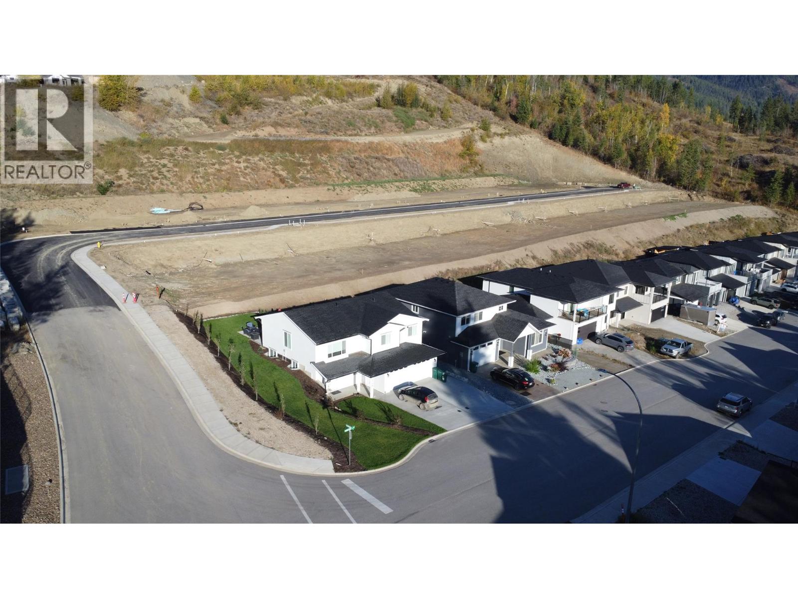2225 Mountain View Avenue, Lumby, British Columbia  V0E 2G0 - Photo 6 - 10390431