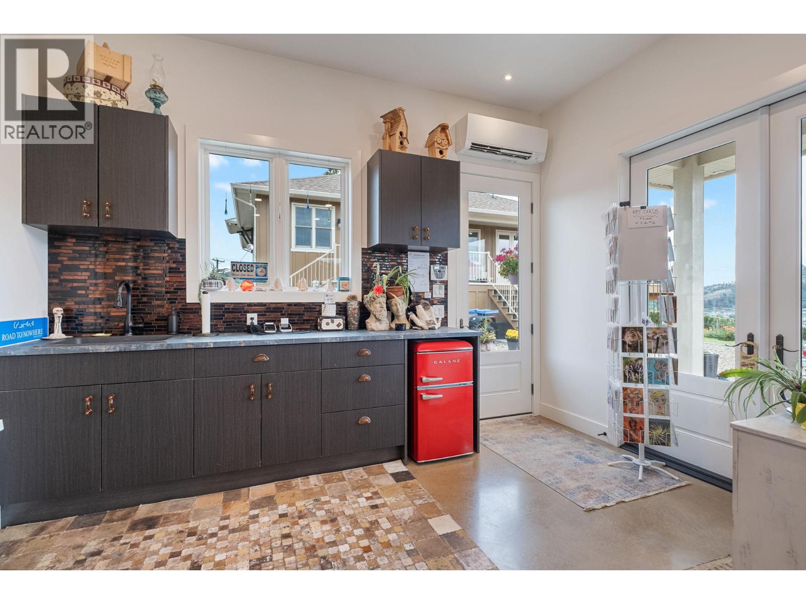 2400 Longhill Road, Kelowna, British Columbia  V1V 2G3 - Photo 57 - 10389273