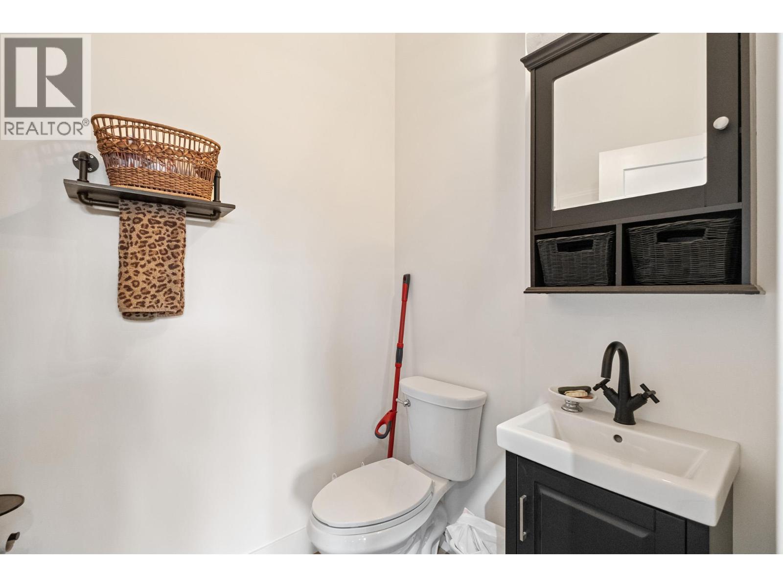 2400 Longhill Road, Kelowna, British Columbia  V1V 2G3 - Photo 60 - 10389273