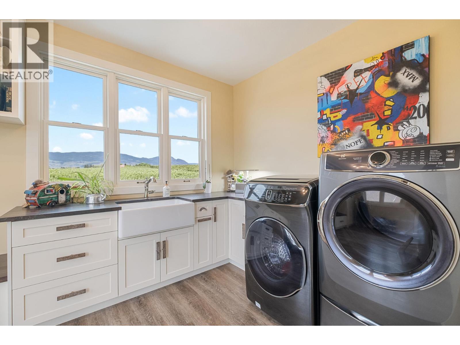 2400 Longhill Road, Kelowna, British Columbia  V1V 2G3 - Photo 32 - 10389272