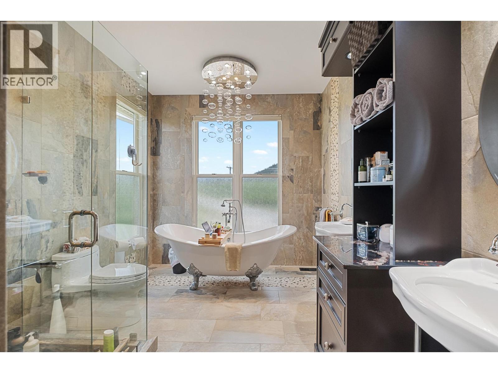 2400 Longhill Road, Kelowna, British Columbia  V1V 2G3 - Photo 40 - 10389272