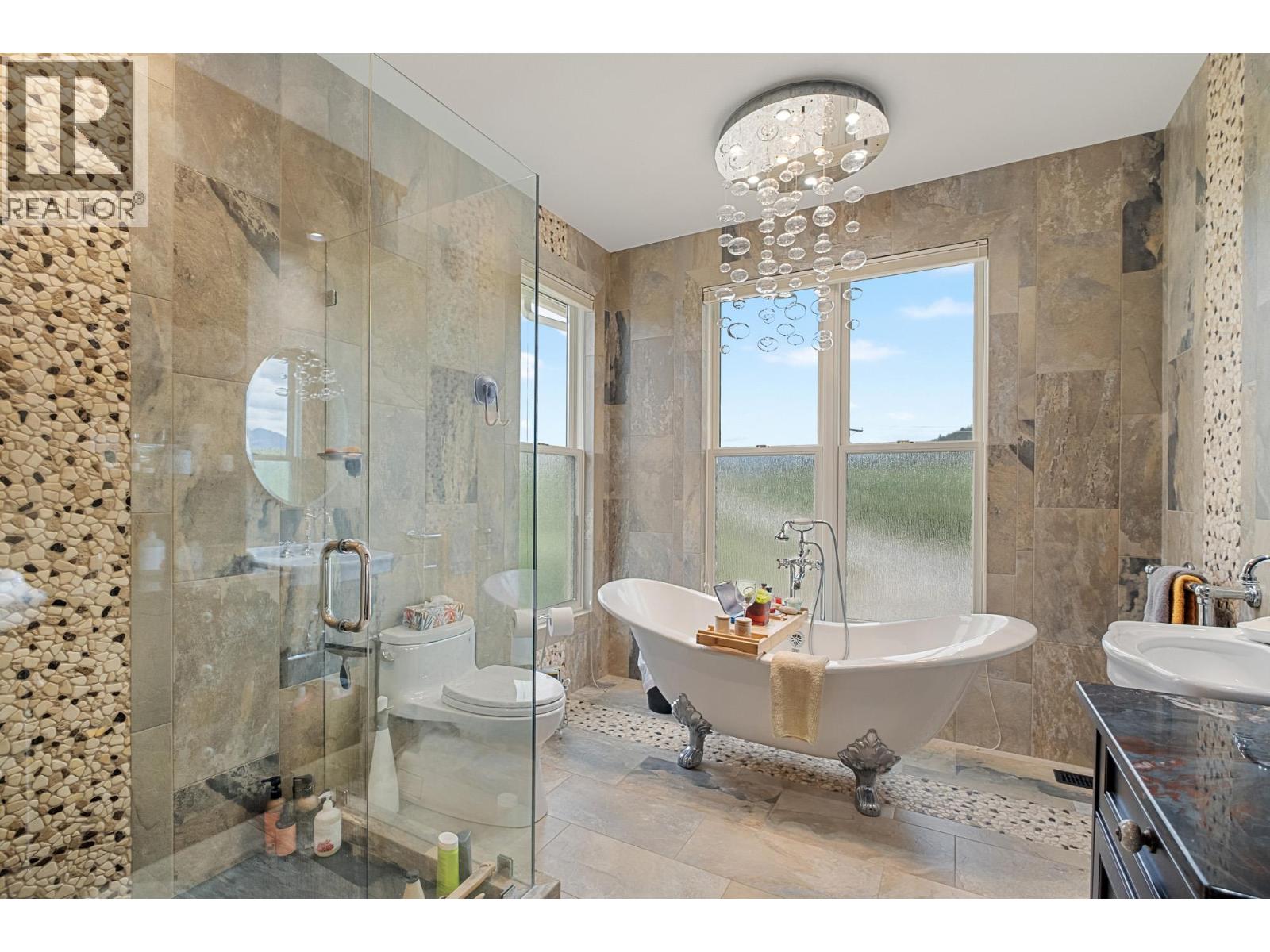 2400 Longhill Road, Kelowna, British Columbia  V1V 2G3 - Photo 41 - 10389272