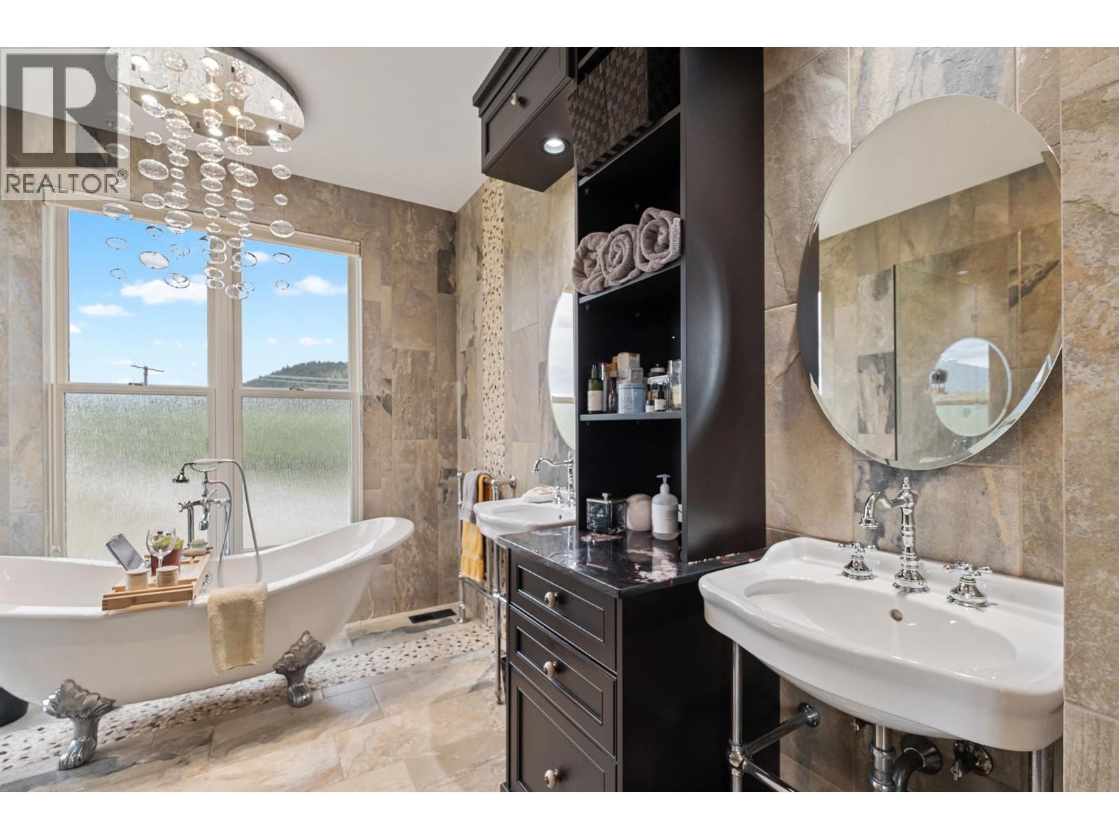 2400 Longhill Road, Kelowna, British Columbia  V1V 2G3 - Photo 43 - 10389272