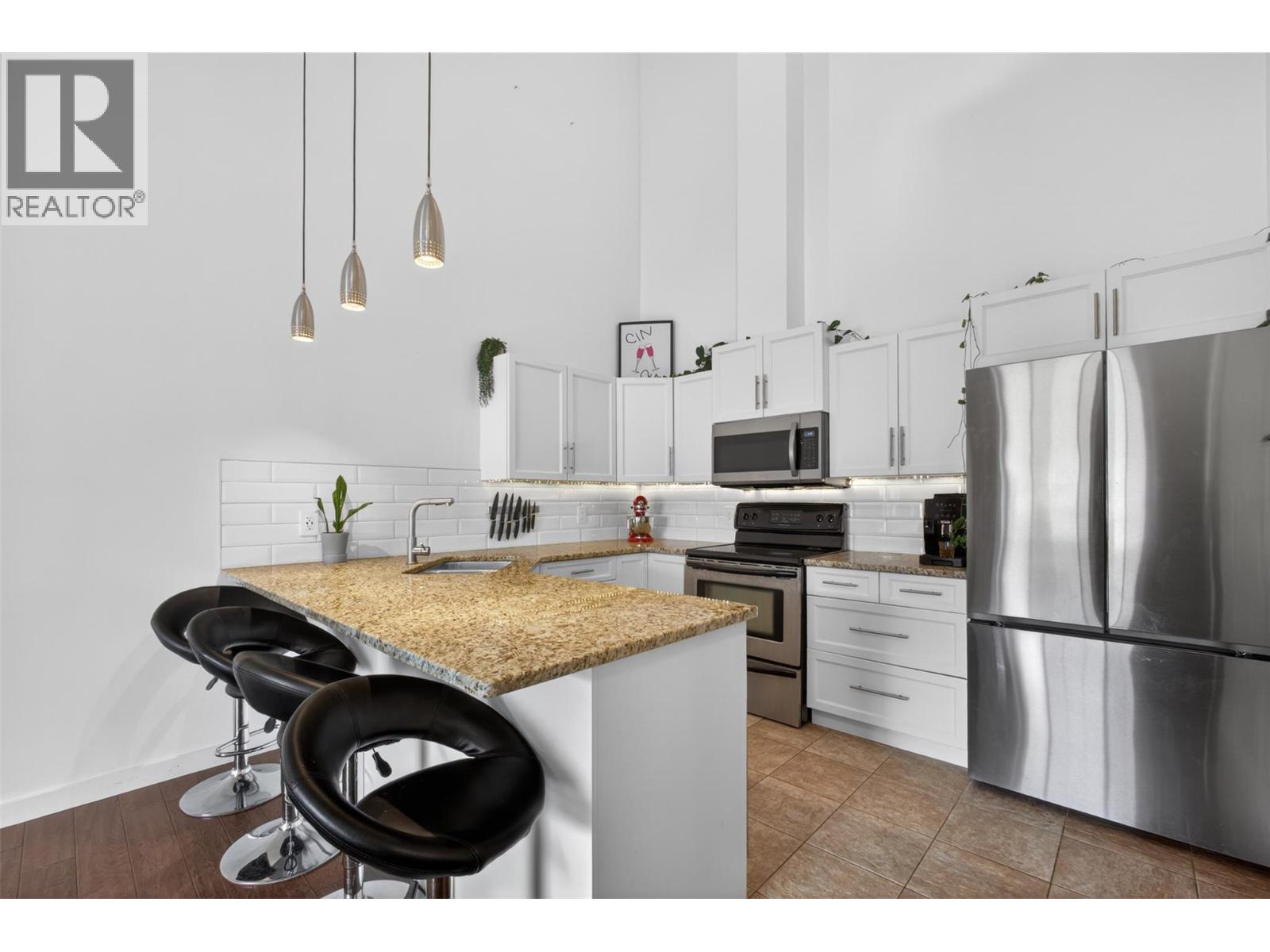 2120 Shannon Ridge Drive Unit# 303, West Kelowna, British Columbia  V4T 2Z3 - Photo 1 - 10388336