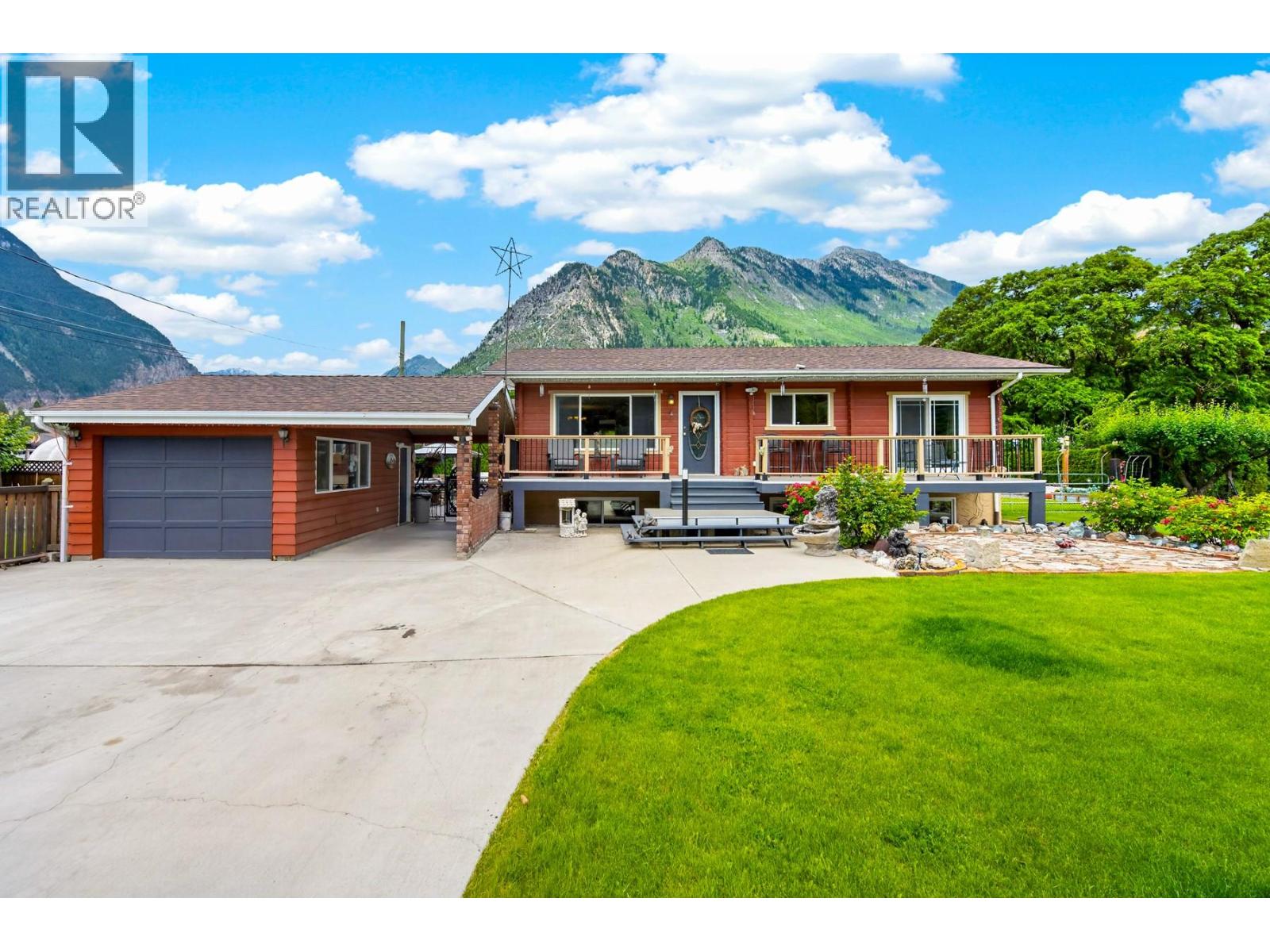 1477 Main Street, lillooet, British Columbia
