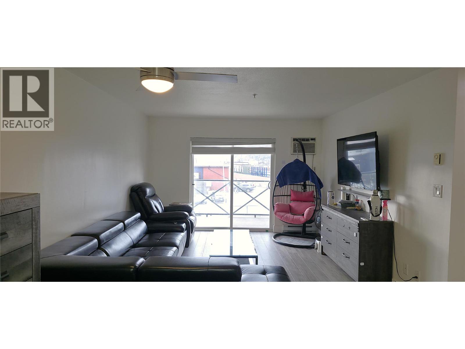 256 Hastings Avenue Unit# 206, Penticton, British Columbia  V2A 2V6 - Photo 4 - 10390723