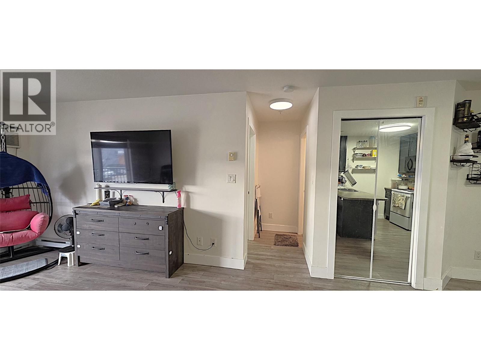 256 Hastings Avenue Unit# 206, Penticton, British Columbia  V2A 2V6 - Photo 5 - 10390723