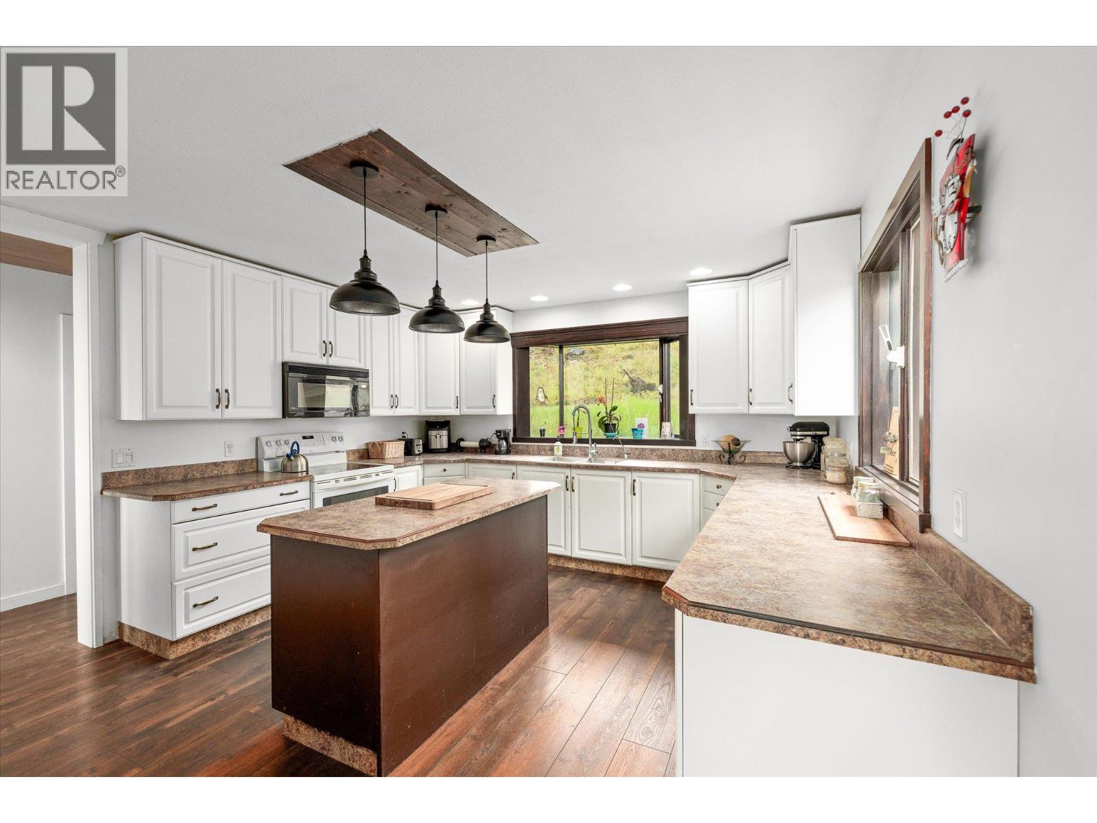1957 Huckleberry Road, Kelowna, British Columbia  V1X 4K4 - Photo 19 - 10390218