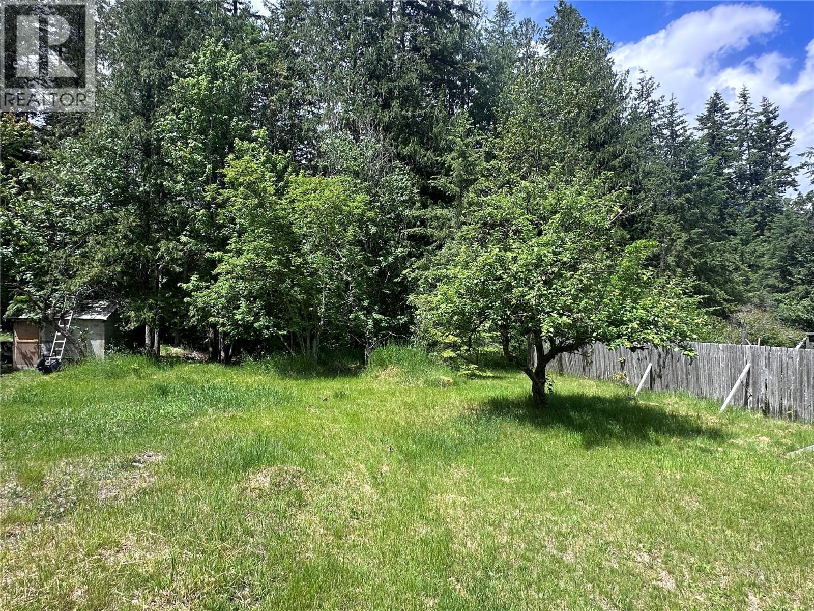 611 Slocan Street, Slocan, British Columbia  V0G 2C0 - Photo 10 - 10390482