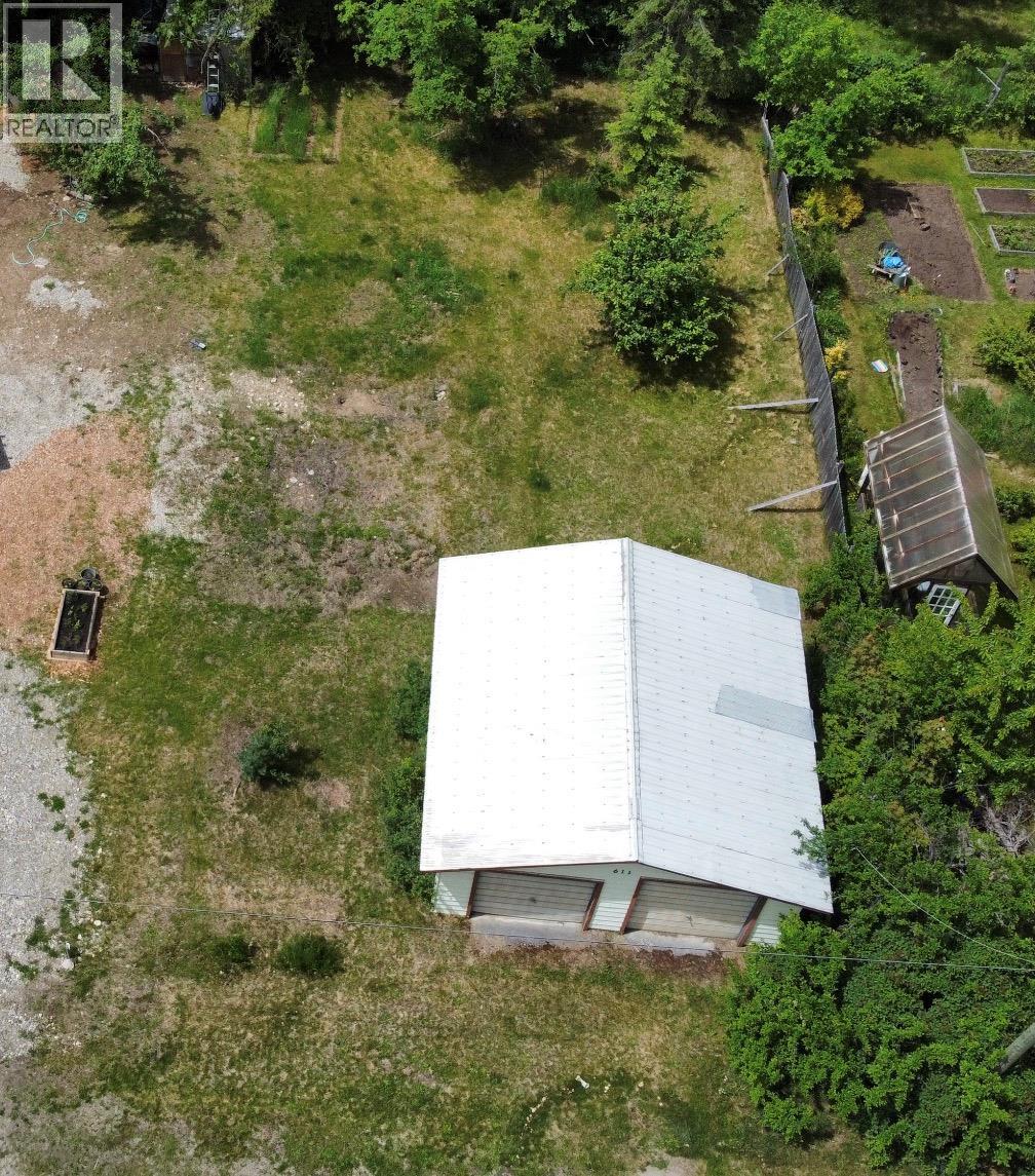611 Slocan Street, Slocan, British Columbia  V0G 2C0 - Photo 4 - 10390482