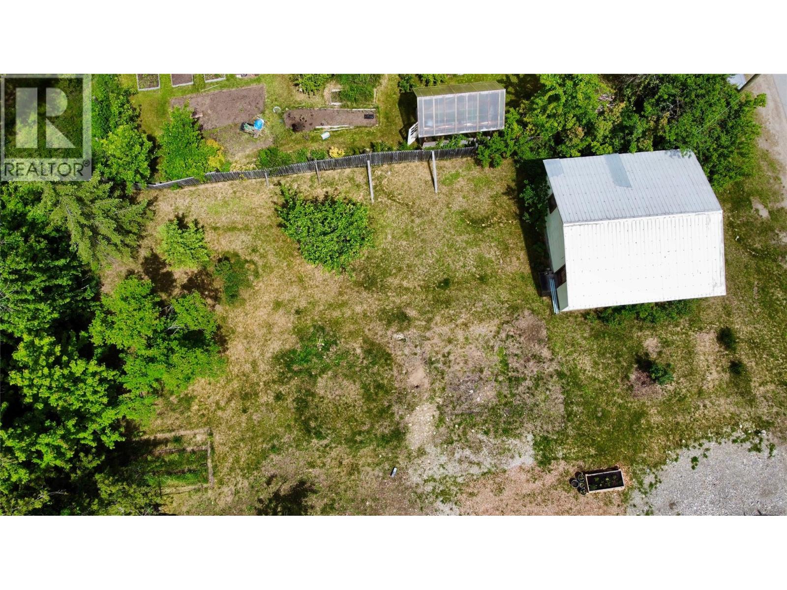 611 Slocan Street, Slocan, British Columbia  V0G 2C0 - Photo 5 - 10390482