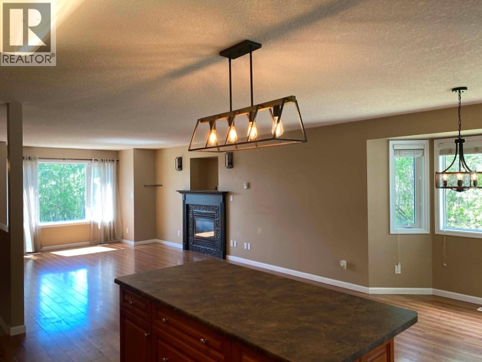 5404 Hillside Avenue, Chetwynd, British Columbia  V0C 1J0 - Photo 5 - 10390745