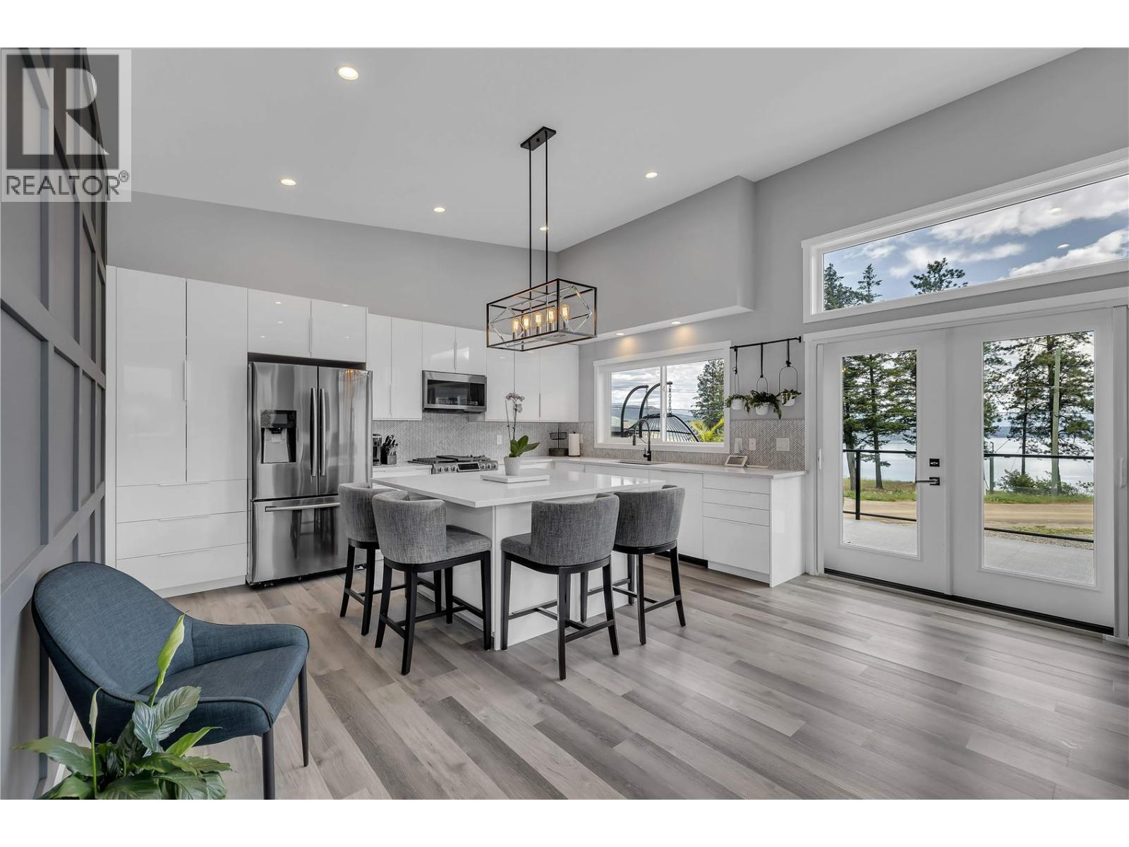 7210 Dunwaters Road, Kelowna, British Columbia  V1Z 3W5 - Photo 12 - 10390559
