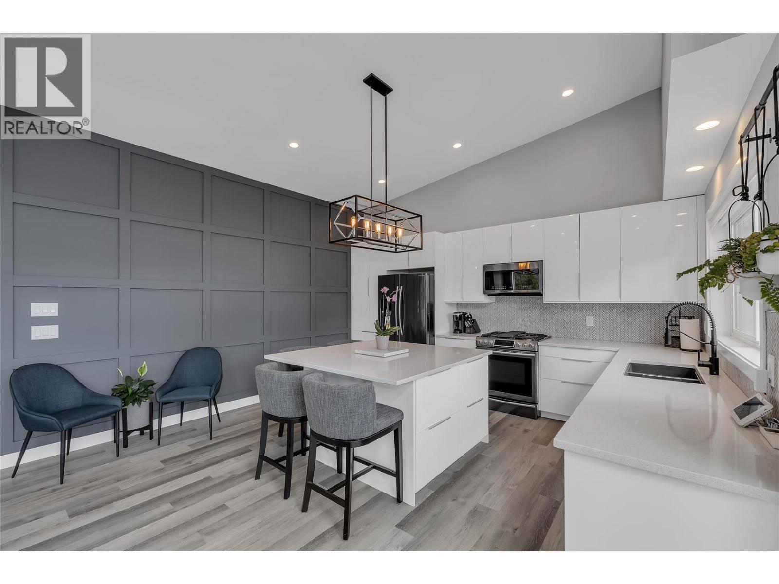 7210 Dunwaters Road, Kelowna, British Columbia  V1Z 3W5 - Photo 14 - 10390559