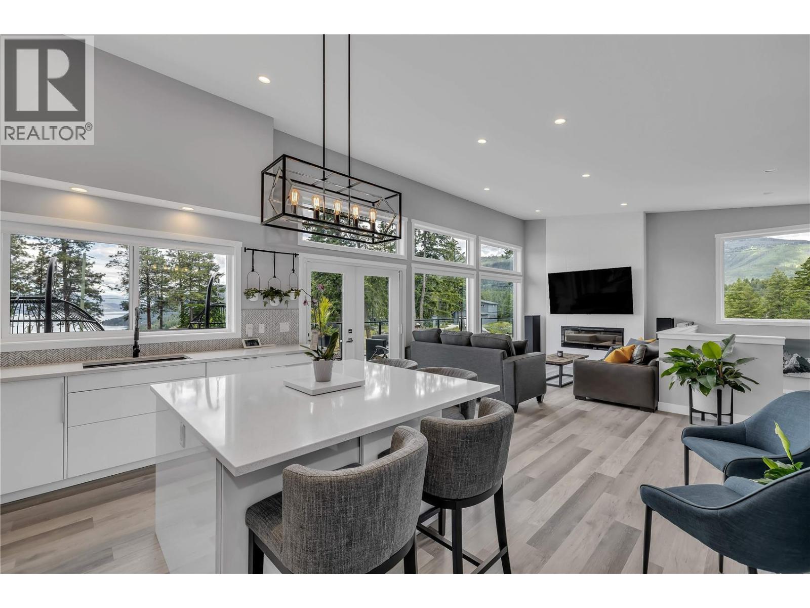 7210 Dunwaters Road, Kelowna, British Columbia  V1Z 3W5 - Photo 17 - 10390559