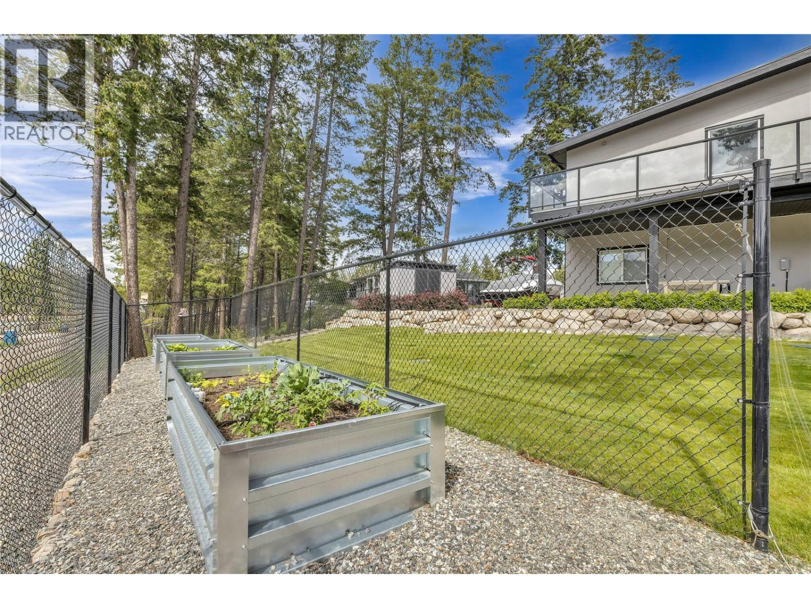 7210 Dunwaters Road, Kelowna, British Columbia  V1Z 3W5 - Photo 7 - 10390559