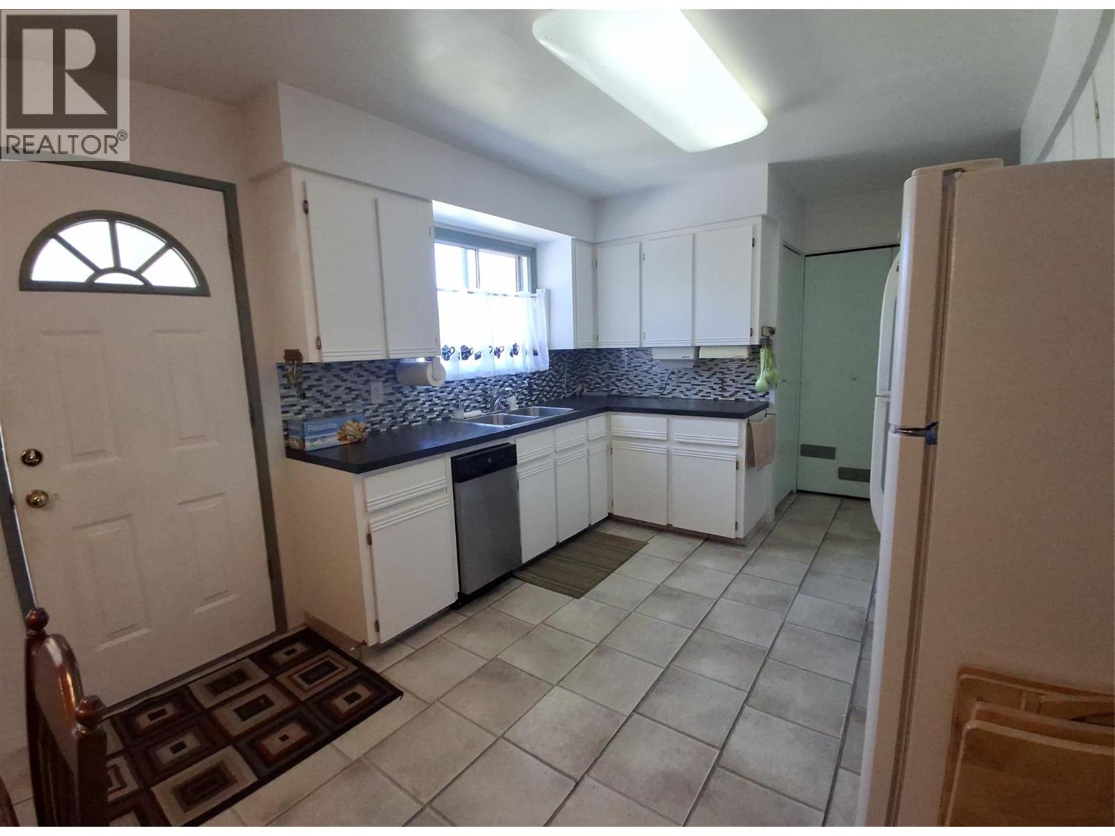 1204 Second Avenue, Chase, British Columbia  V0E 1M0 - Photo 2 - 10390473