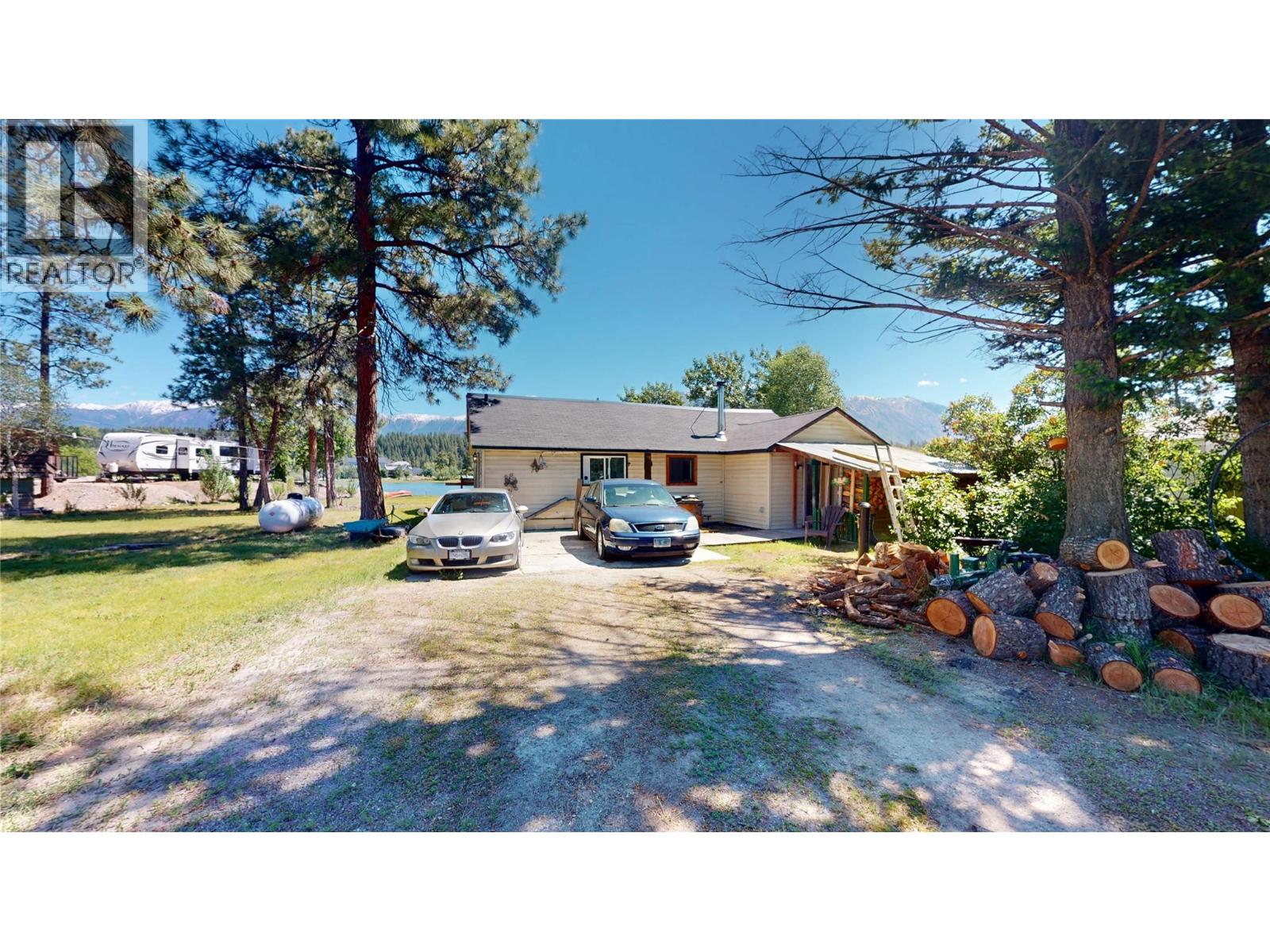 6604 Dogwood Road, Wasa, British Columbia  V0B 2K0 - Photo 1 - 10390670