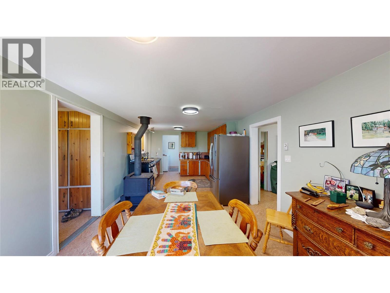 6604 Dogwood Road, Wasa, British Columbia  V0B 2K0 - Photo 7 - 10390670