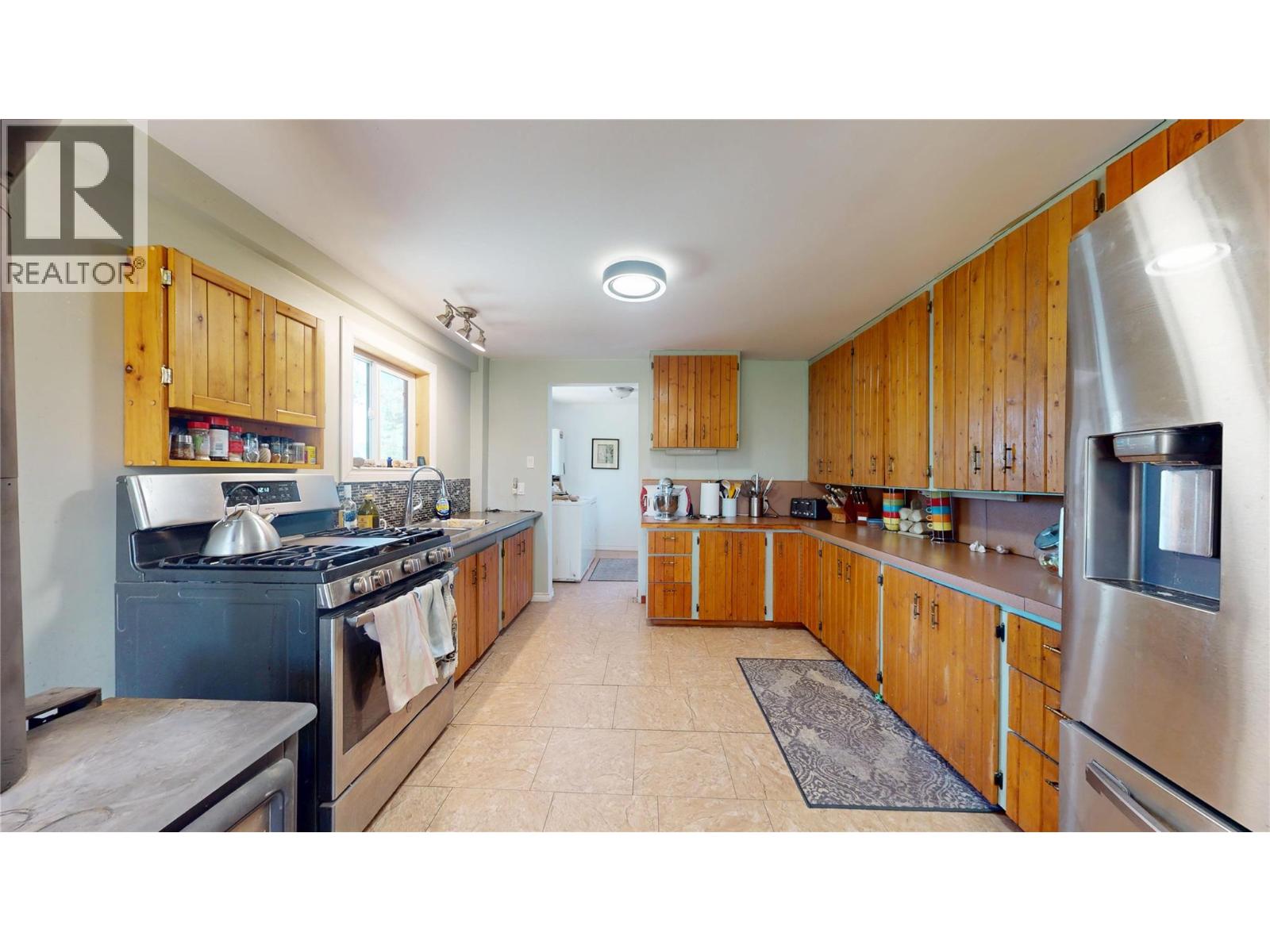 6604 Dogwood Road, Wasa, British Columbia  V0B 2K0 - Photo 9 - 10390670