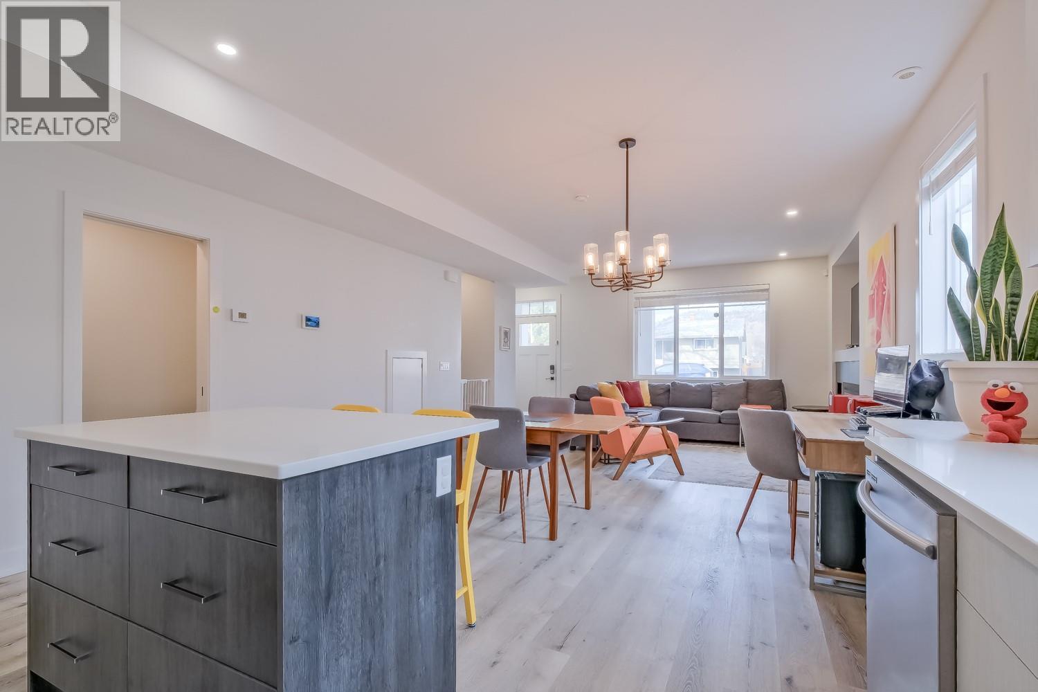 951 Stockwell Avenue, Kelowna, British Columbia  V1Y 6W3 - Photo 5 - 10390735