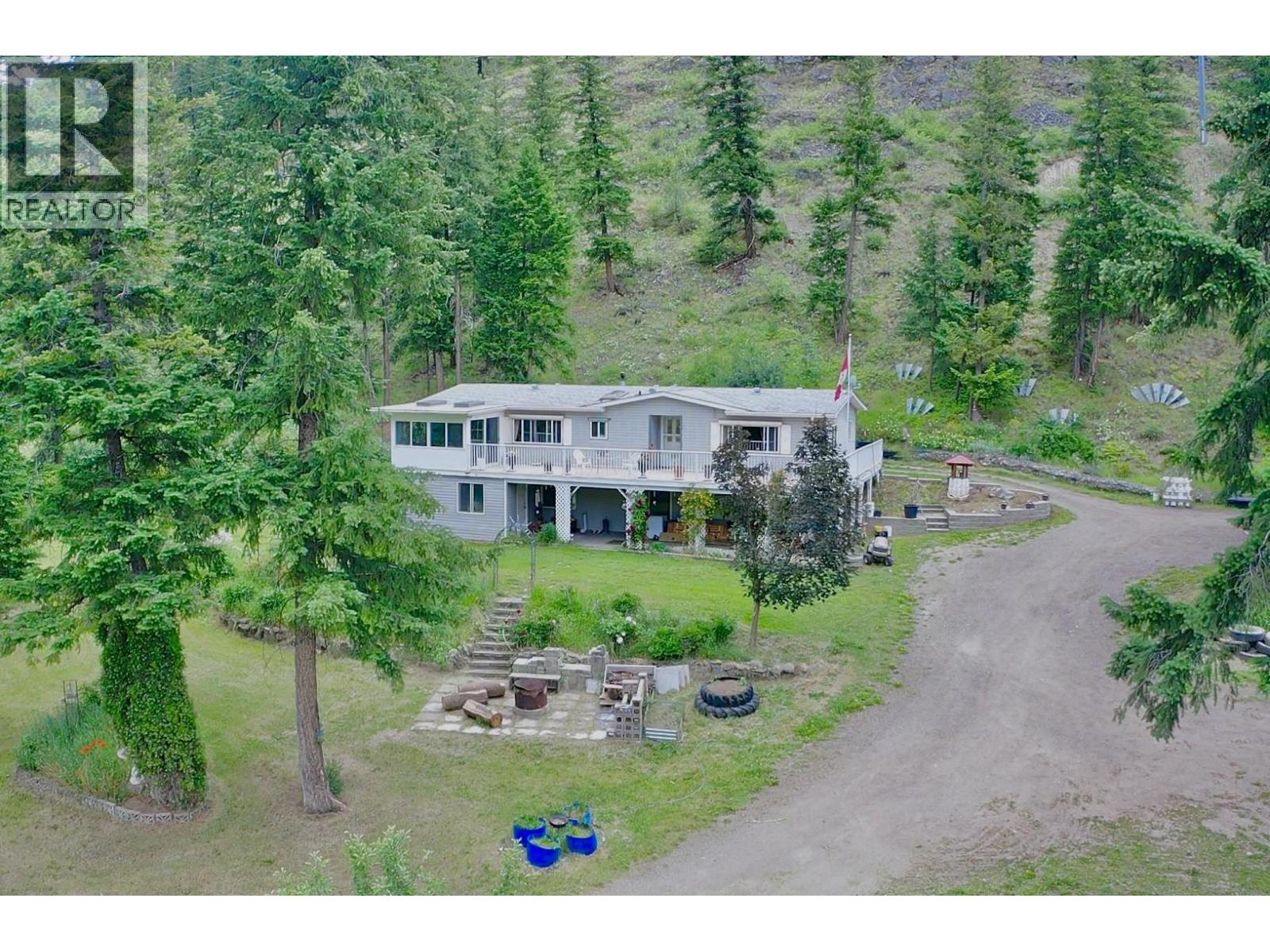 1120 Yellowhead Highway S, Mclure, British Columbia  V0E 2H0 - Photo 1 - 10390621