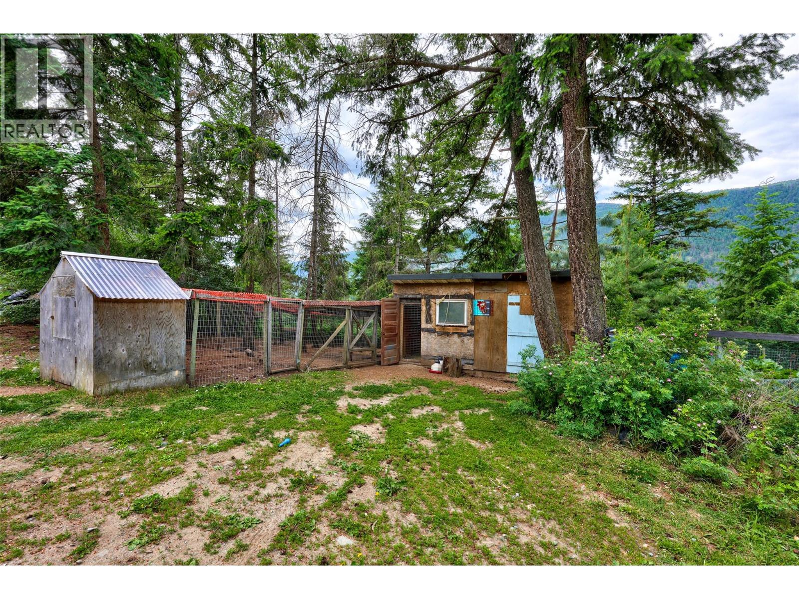 1120 Yellowhead Highway S, Mclure, British Columbia  V0E 2H0 - Photo 40 - 10390621