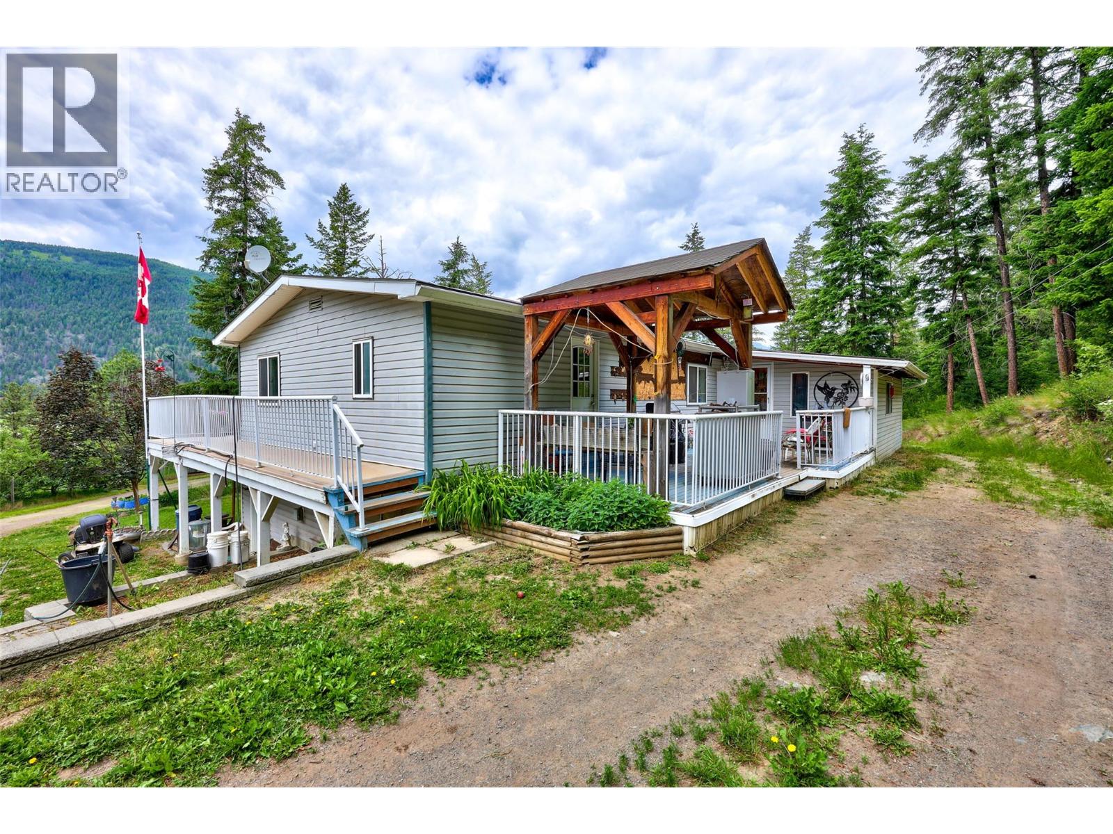 1120 Yellowhead Highway S, Mclure, British Columbia  V0E 2H0 - Photo 44 - 10390621