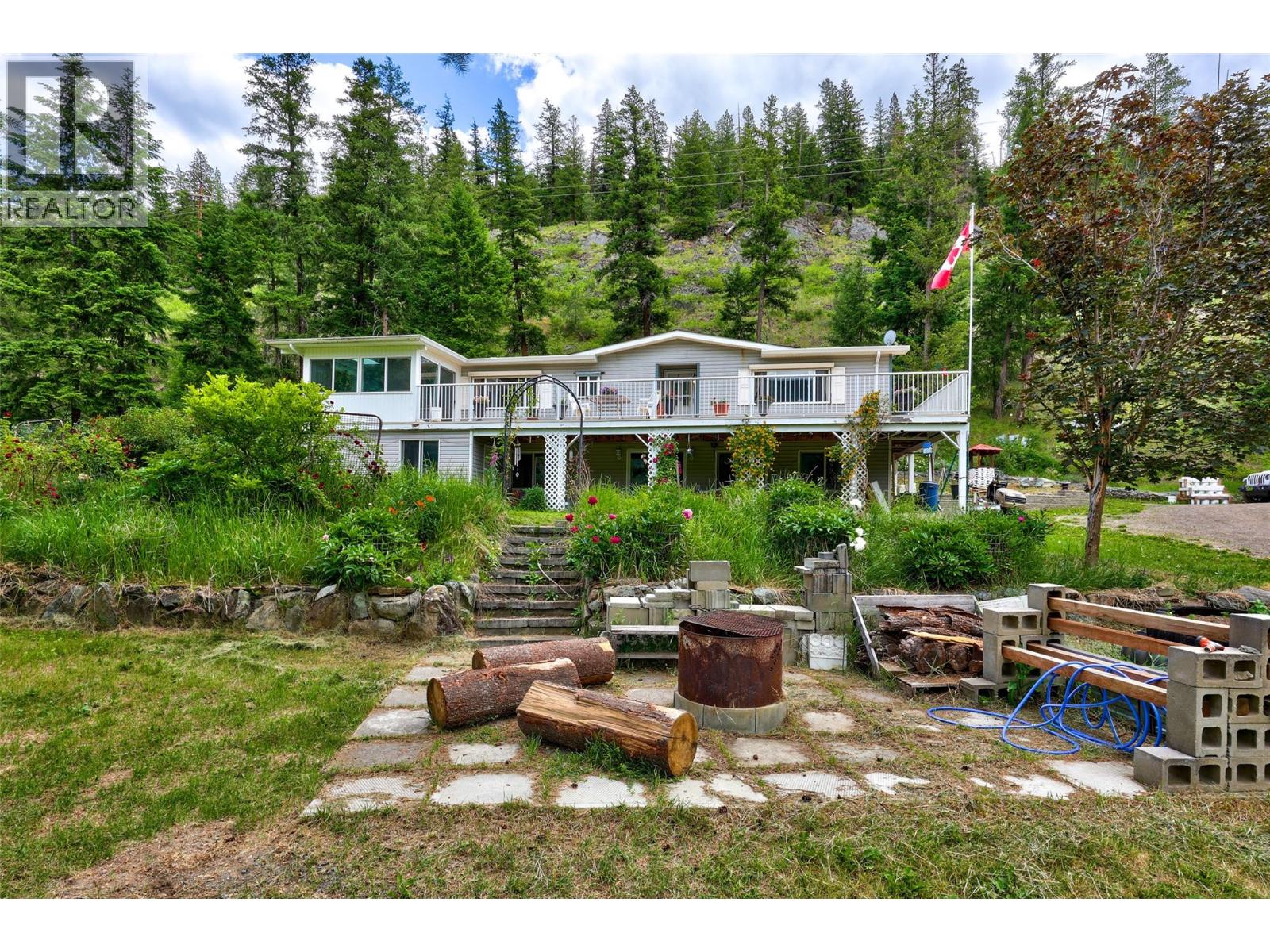 1120 Yellowhead Highway S, Mclure, British Columbia  V0E 2H0 - Photo 5 - 10390621