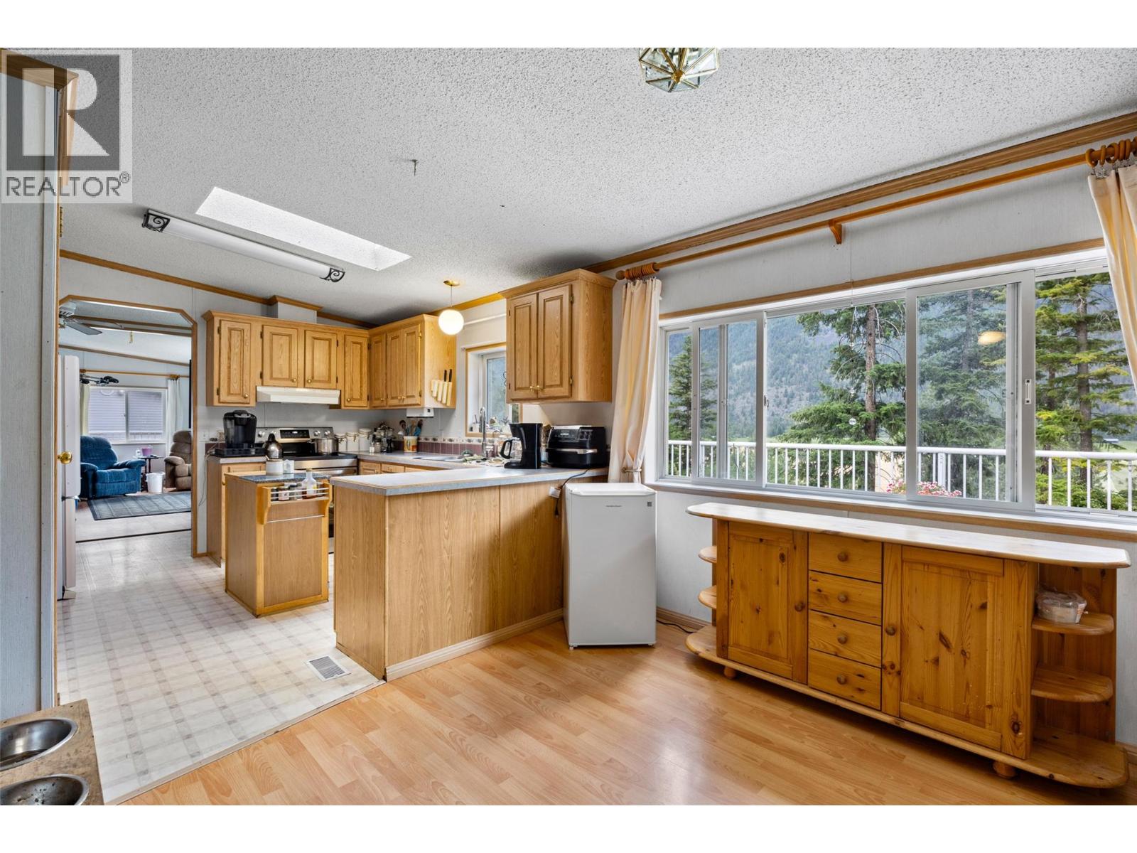 1120 Yellowhead Highway S, Mclure, British Columbia  V0E 2H0 - Photo 8 - 10390621