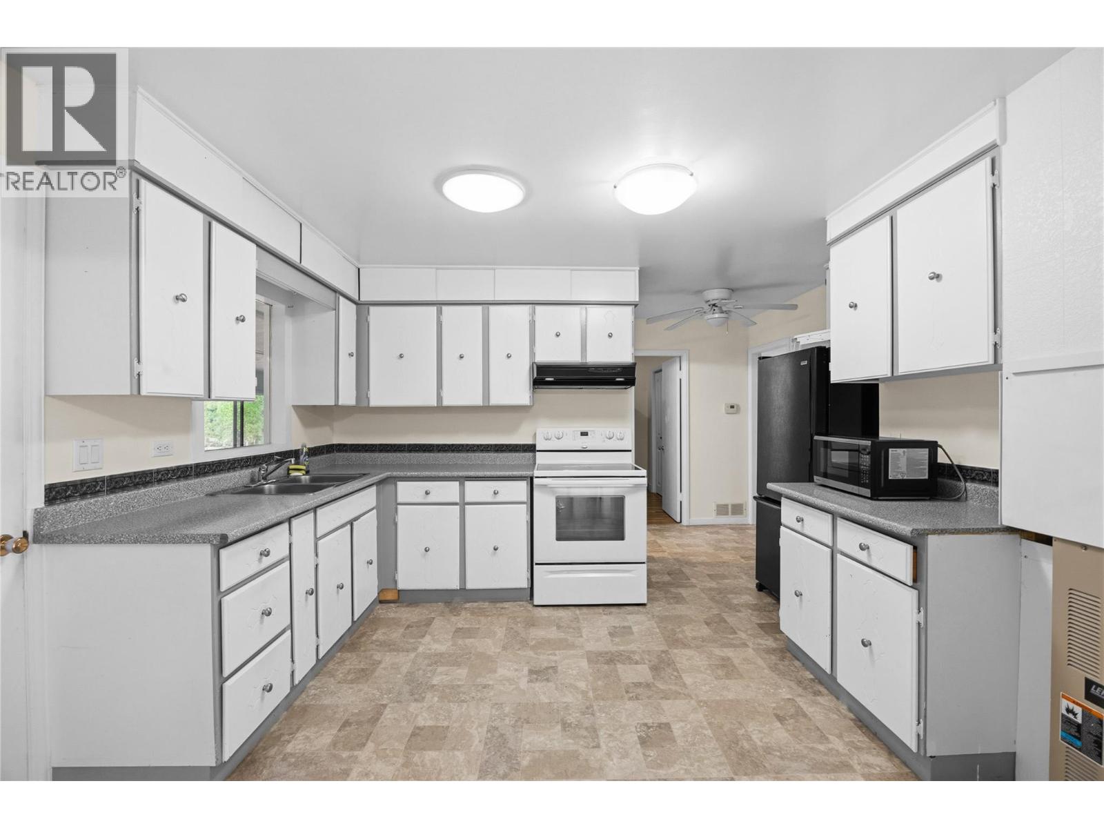 39 Granby Place, Penticton, British Columbia  V2A 2Z3 - Photo 8 - 10390415
