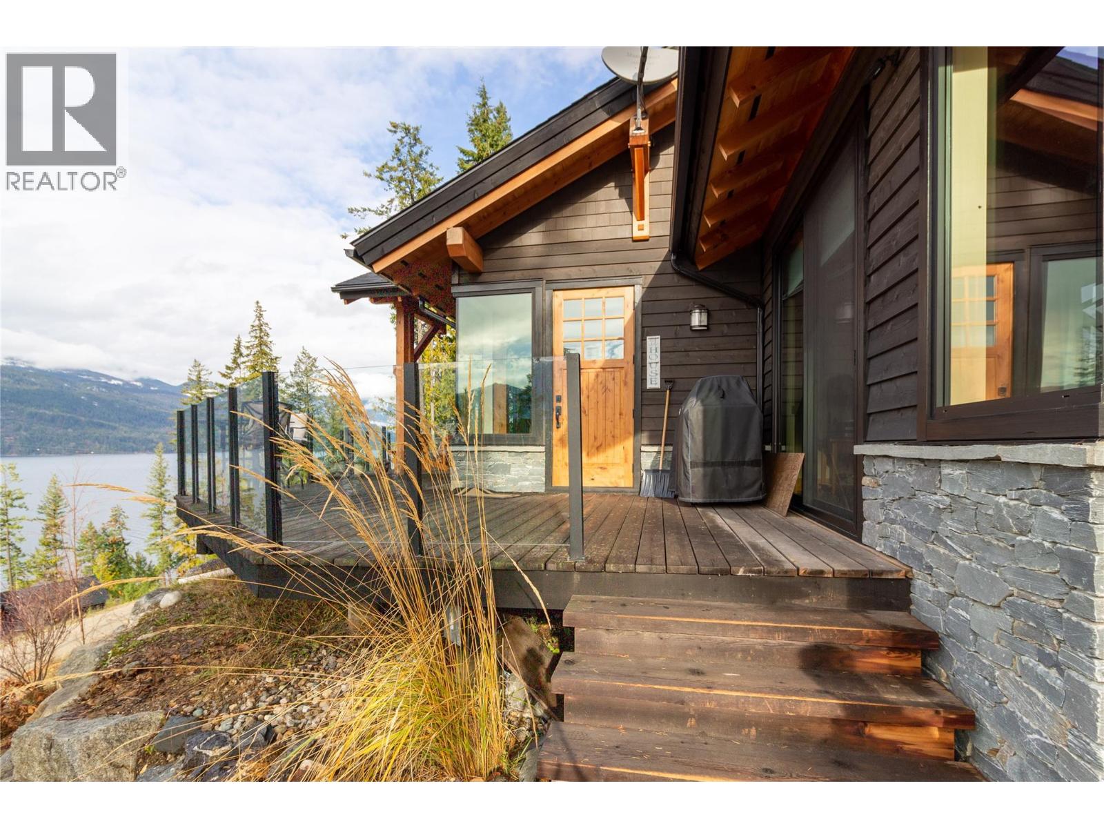 234 Walkers Lane, Kootenay Bay, British Columbia  V0B 1X0 - Photo 8 - 10390368