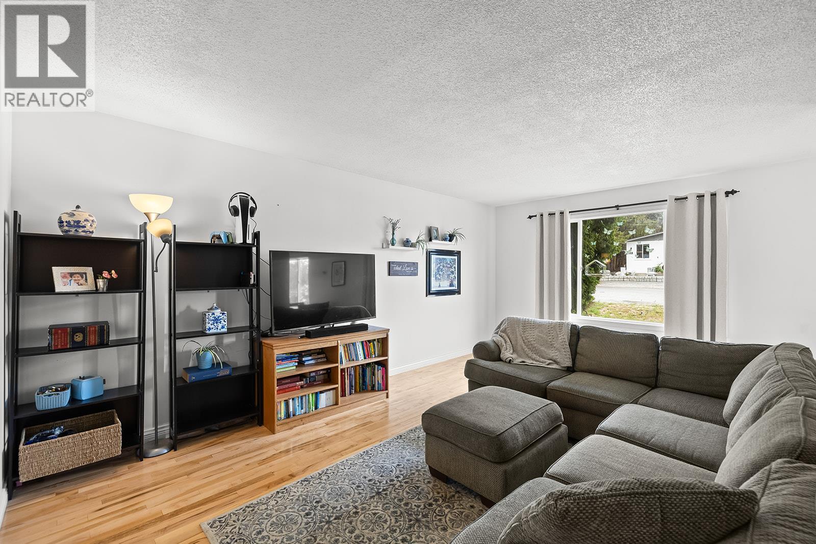 2447 Margaret Road, West Kelowna, British Columbia  V4T 1N6 - Photo 3 - 10390730