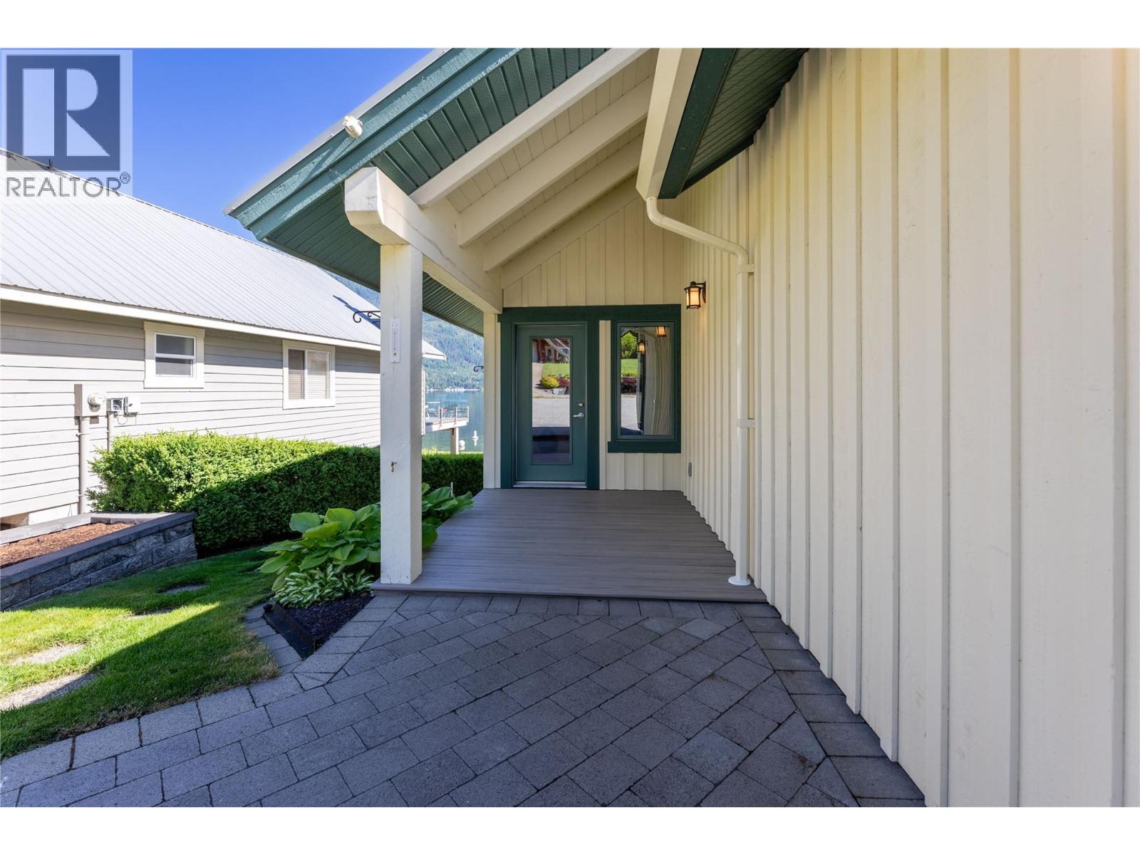 6421 Eagle Bay Road Unit# 13, Eagle Bay, British Columbia  V0E 1T0 - Photo 4 - 10388120