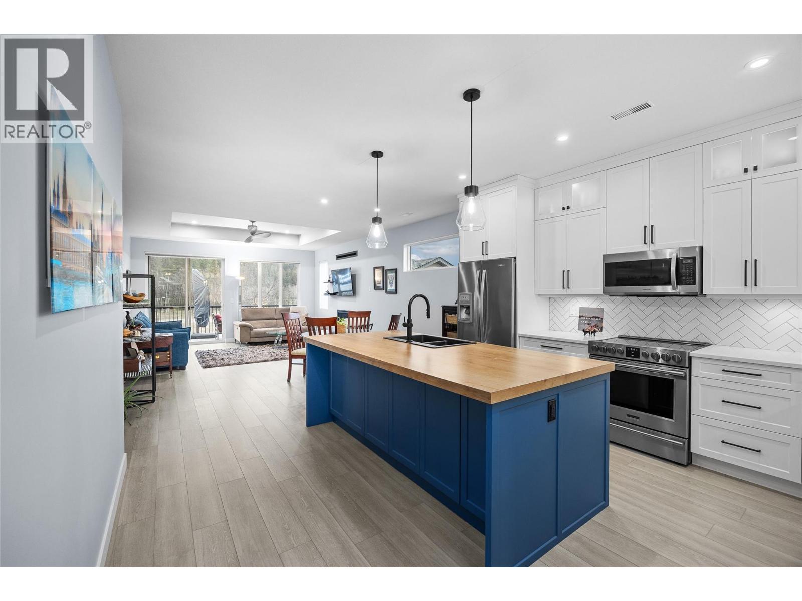 611 Nighthawk Avenue, Vernon, British Columbia  V1H 2A1 - Photo 11 - 10376433
