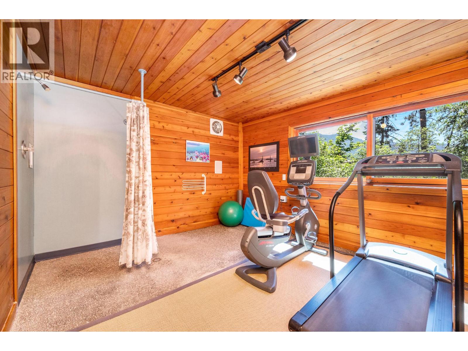 2245 Okanagan Street, Armstrong, British Columbia  V0E 1B0 - Photo 32 - 10390065