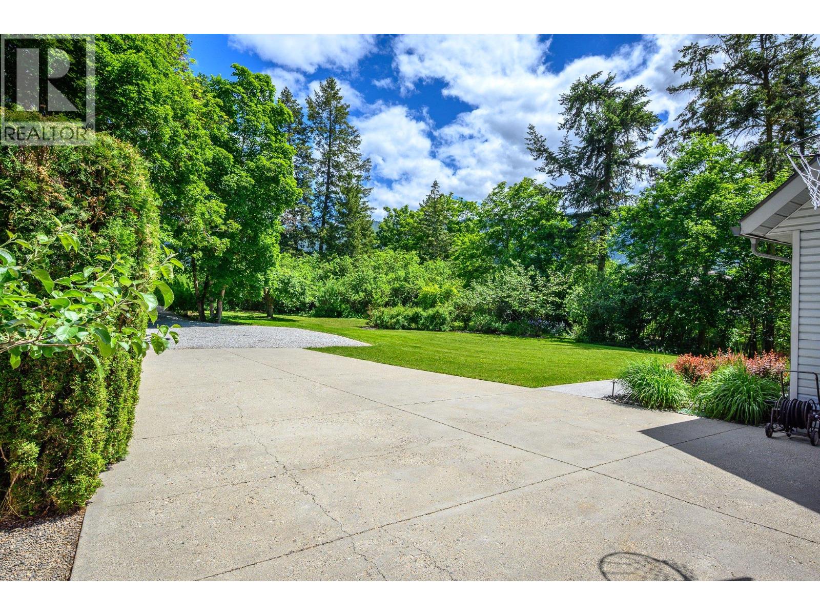 2245 Okanagan Street, Armstrong, British Columbia  V0E 1B0 - Photo 38 - 10390065