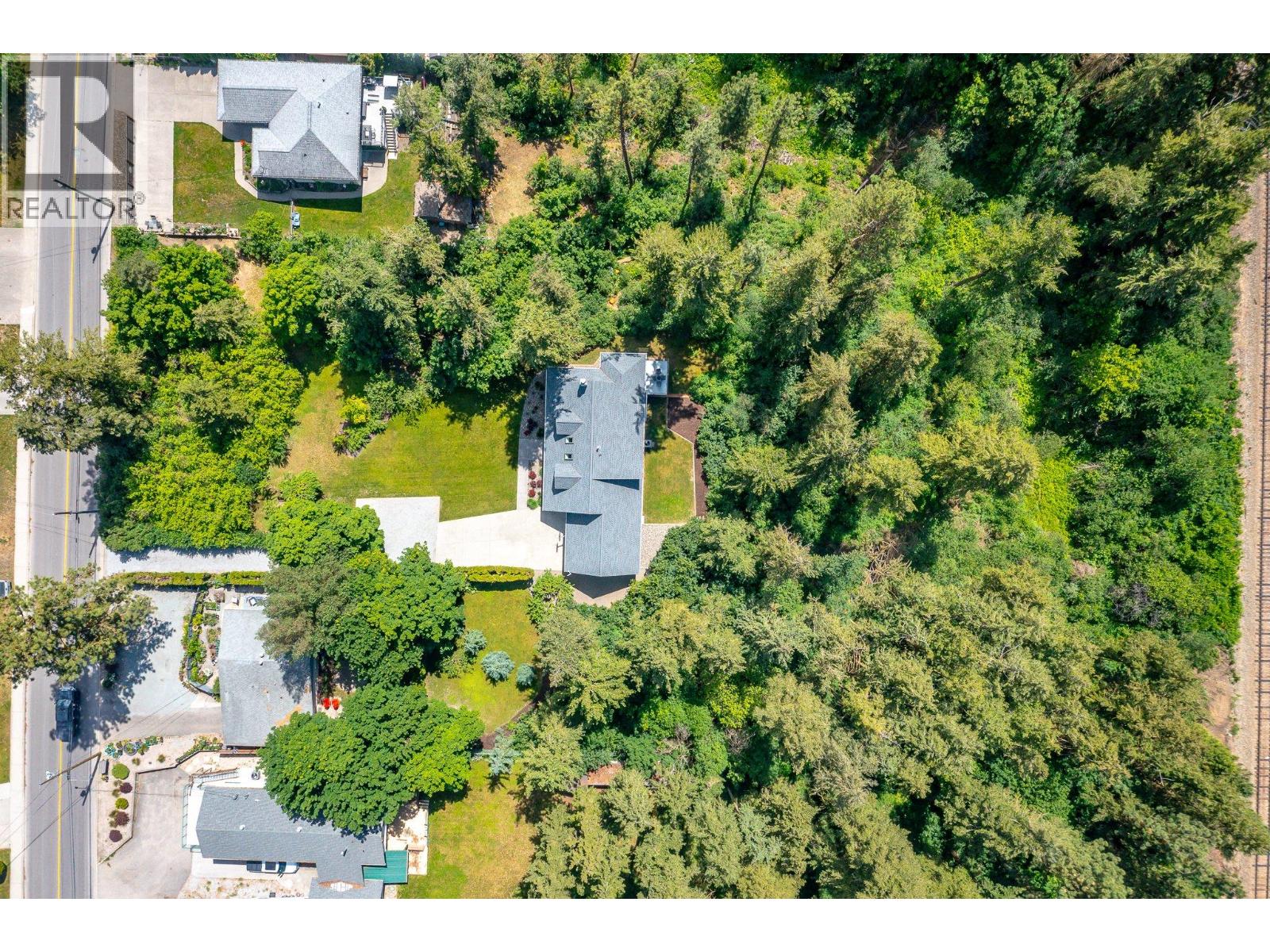 2245 Okanagan Street, Armstrong, British Columbia  V0E 1B0 - Photo 41 - 10390065