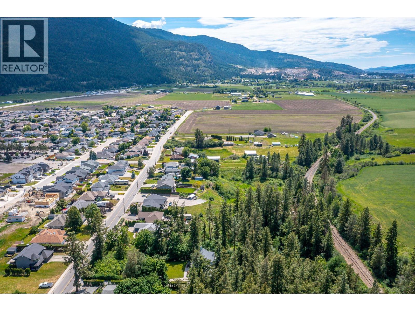 2245 Okanagan Street, Armstrong, British Columbia  V0E 1B0 - Photo 42 - 10390065