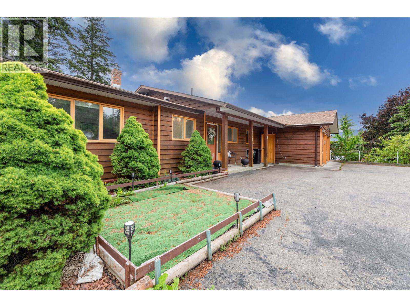388 Sumac Road, Tappen, British Columbia  V0E 2X0 - Photo 2 - 10389682