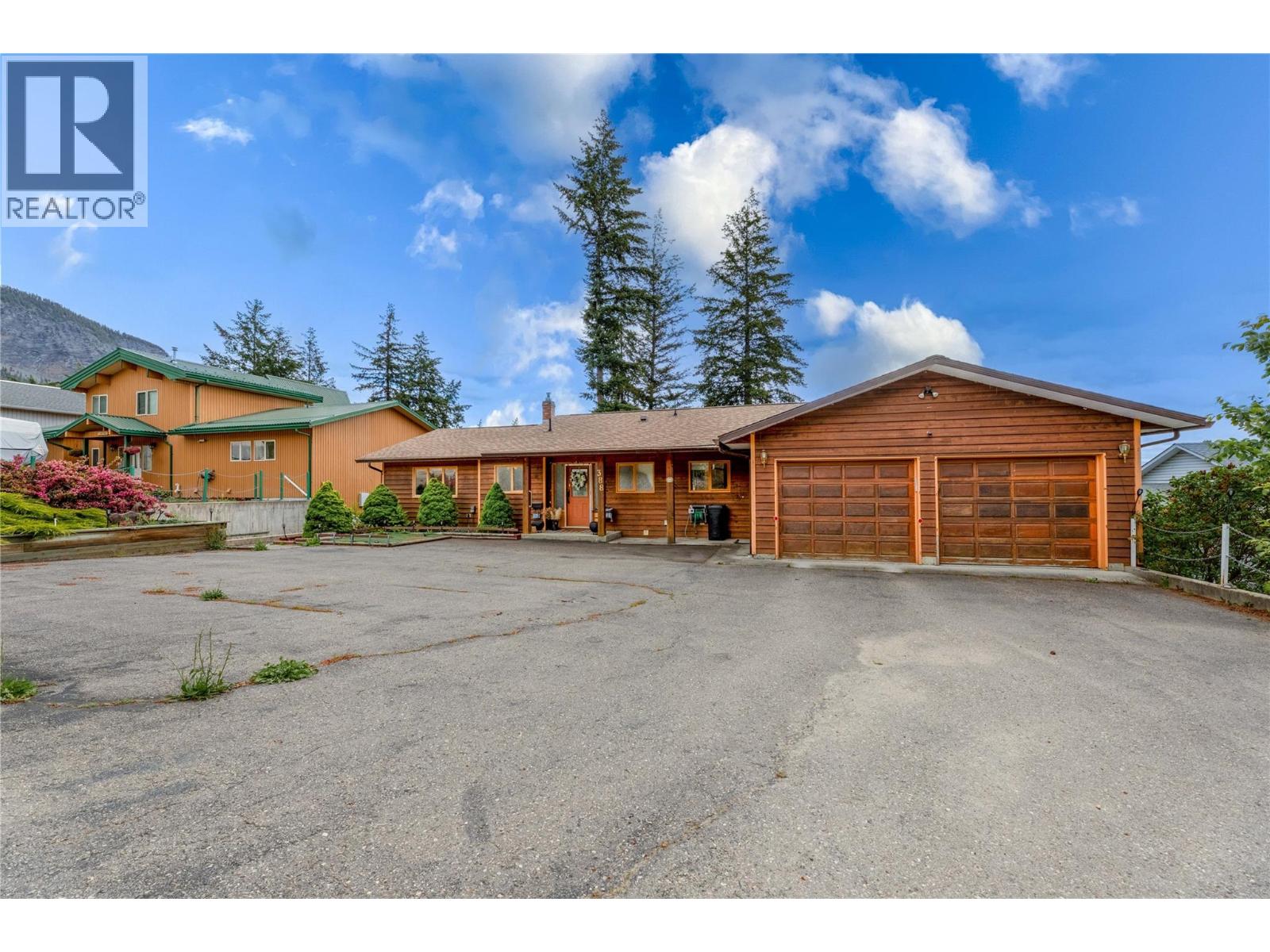 388 Sumac Road, Tappen, British Columbia  V0E 2X0 - Photo 3 - 10389682