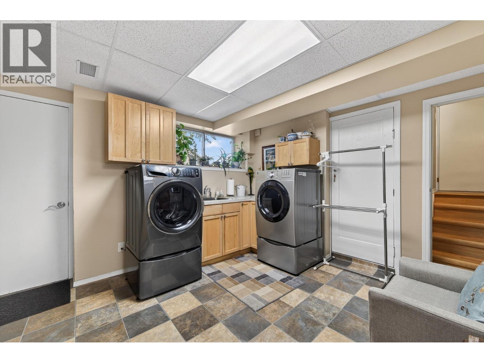 237 Schubert Drive, Kamloops, British Columbia  V2B 2E1 - Photo 21 - 10390608
